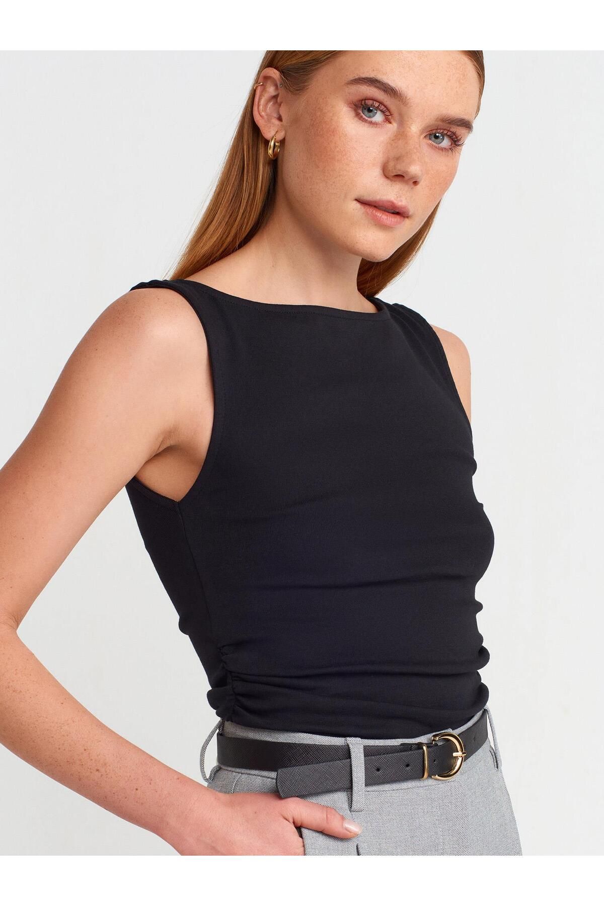 Dilvin 31589 Büzgülü Kayık Yaka Top Crop