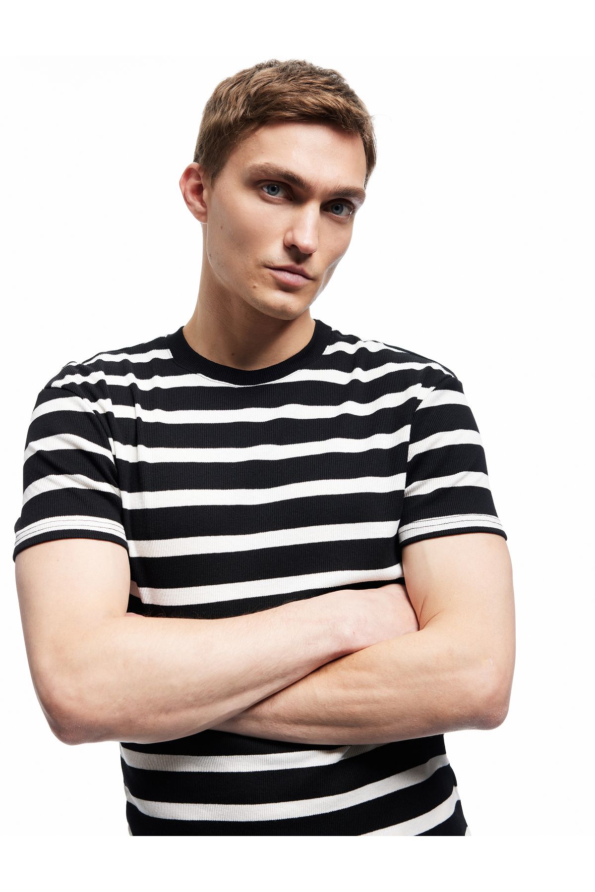 Koton Kısa Kollu Bisiklet Yaka Slim Fit Çizgili Tişört