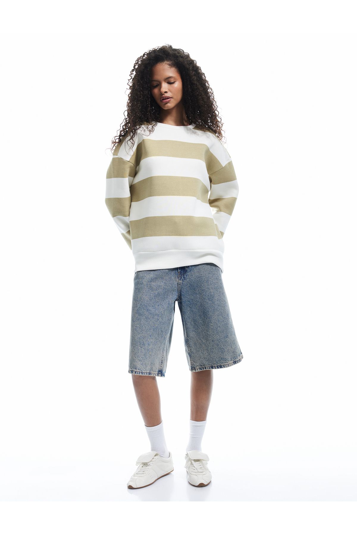 Koton Üç İplik Şardonlu Çizgili Bisiklet Yaka Oversize Sweatshirt