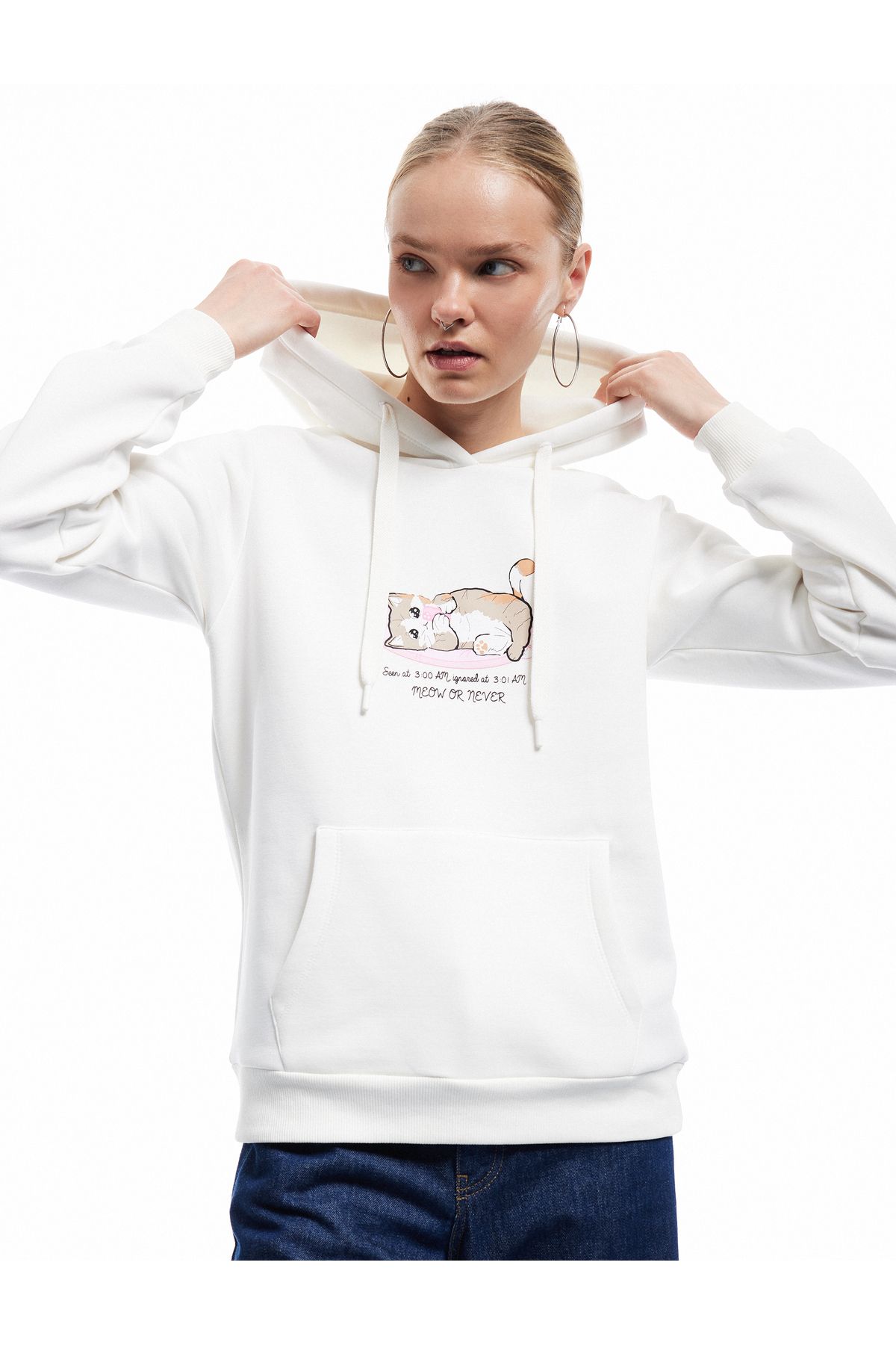 Koton Üç İplik Şardonlu Kanguru Cep Detaylı Kedi Baskılı Kapüşonlu Sweatshirt