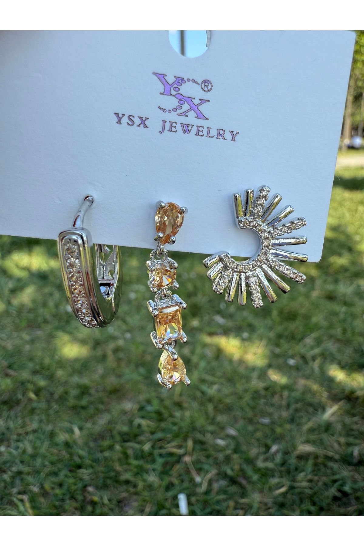 ARMELİA ACCESORİES Armelia Accessories Asimetrik Taş Detaylı Şık Küpe
