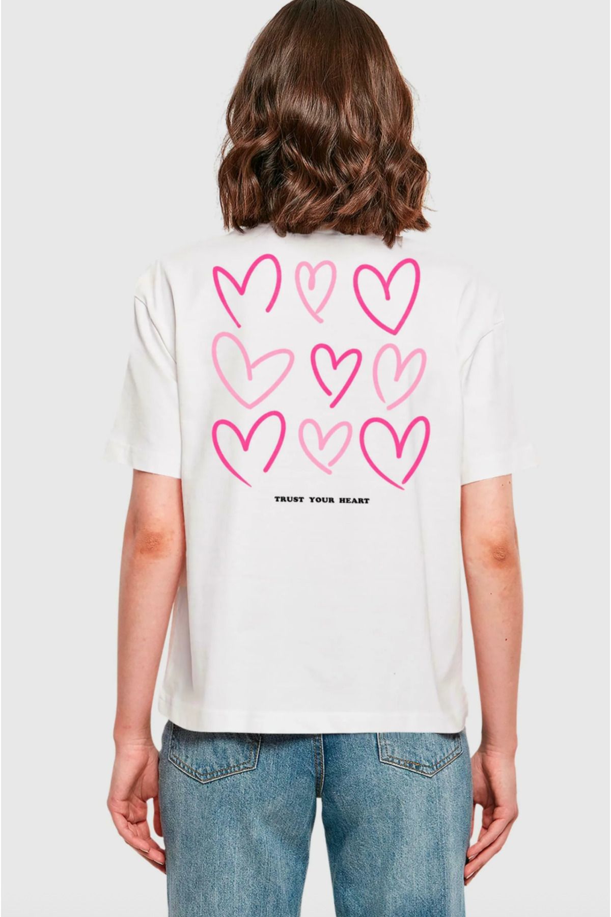 LAYORA Kadın Beyaz Kalpli Tişört - TRUST YOUR HEART Yazılı Oversize