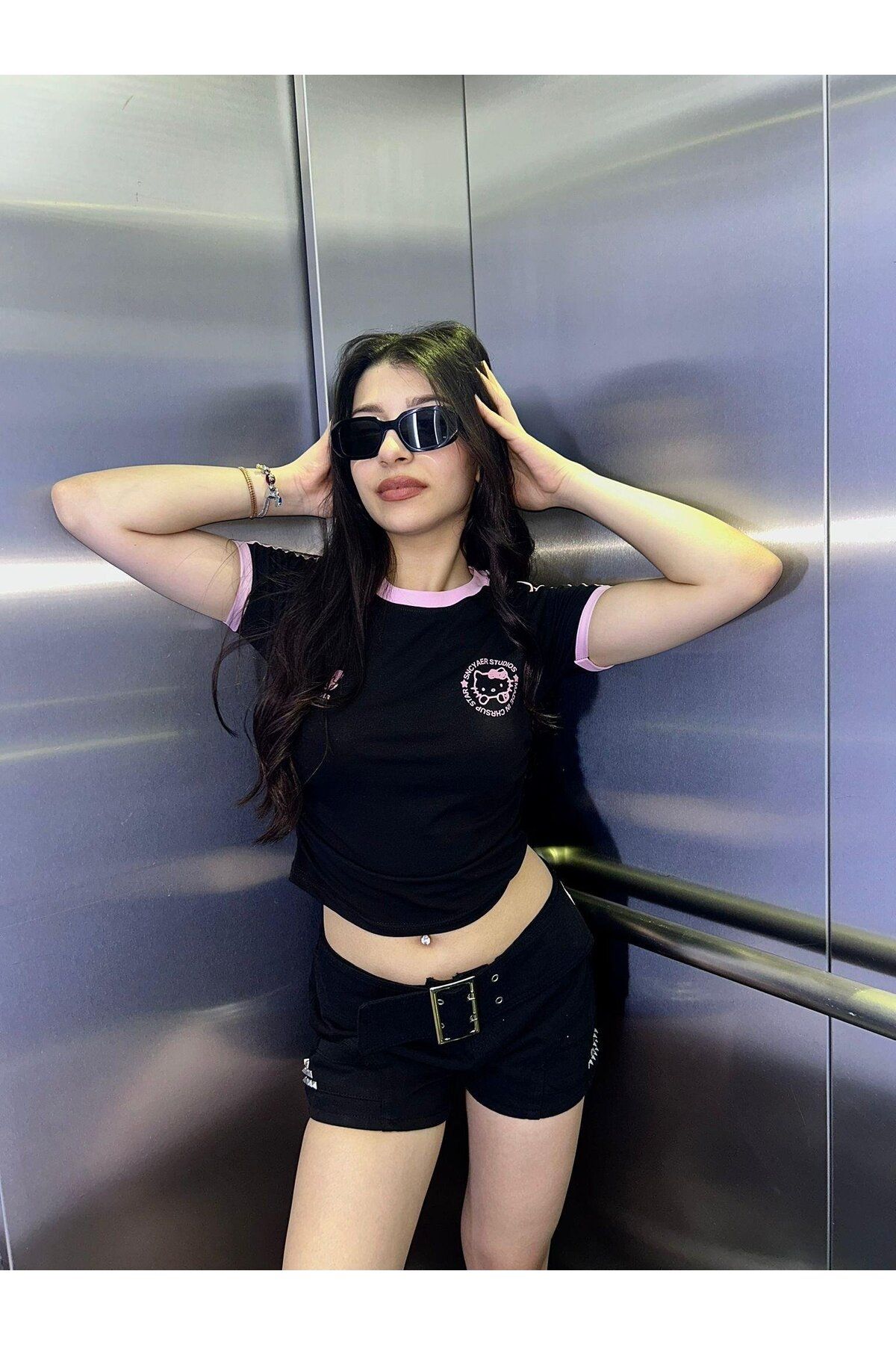 Wisevelya Hello Kitty Pembe Detaylı Siyah Crop