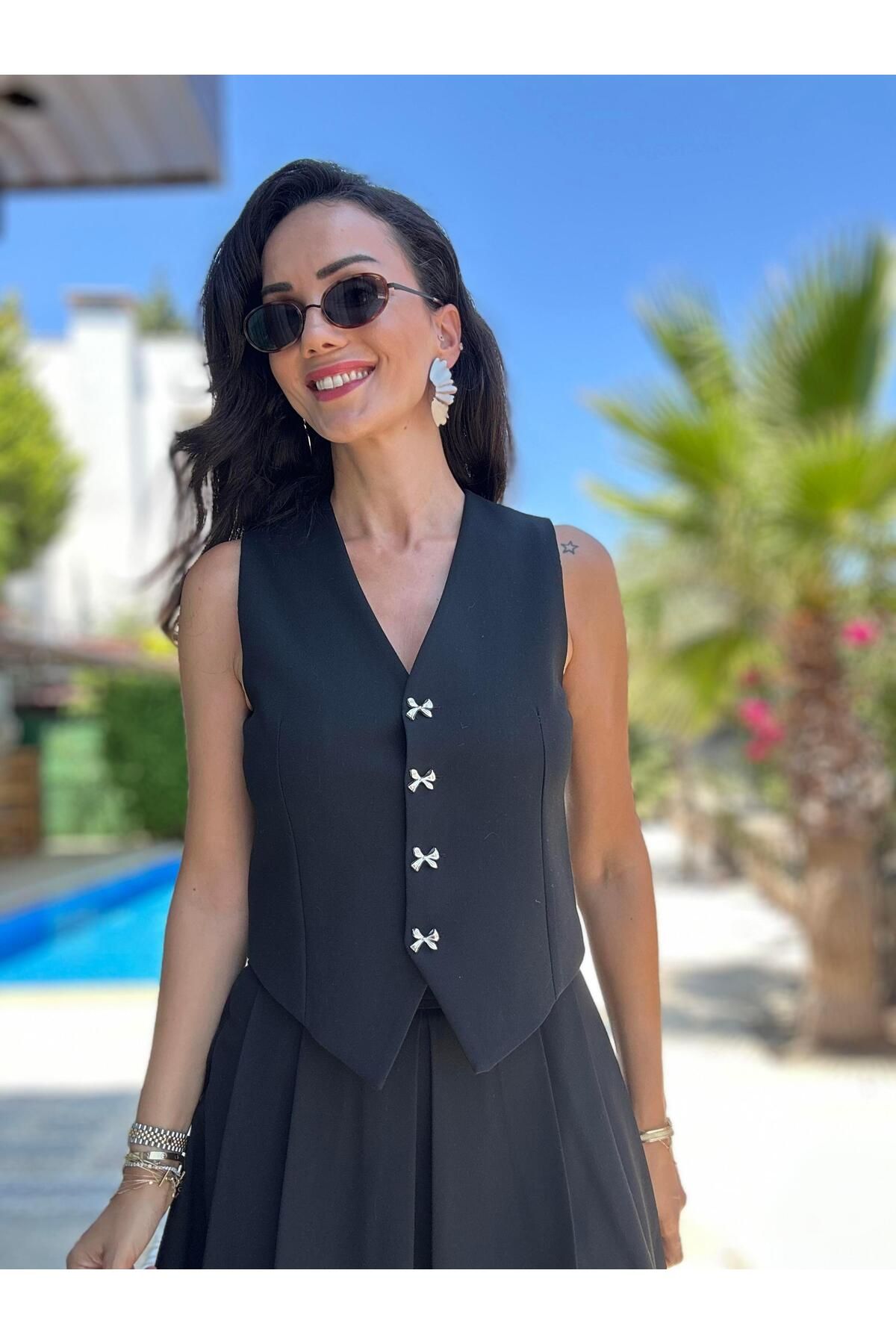 Atelier Derin Siyah Kurdele Düğmeli Yelek