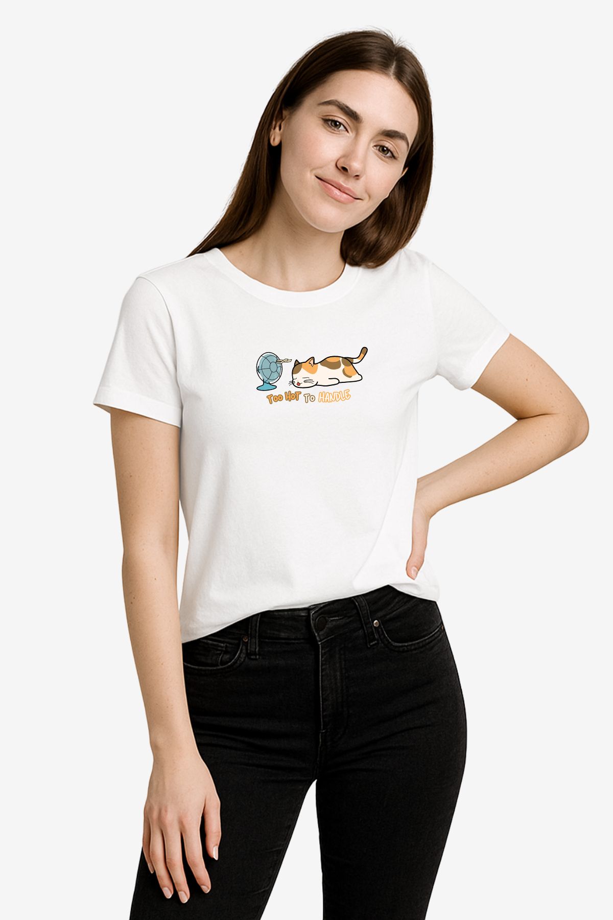FANA Kadın Beyaz Tişört – Kedi Figürlü, Slogan Baskılı Yazlık T-shirt
