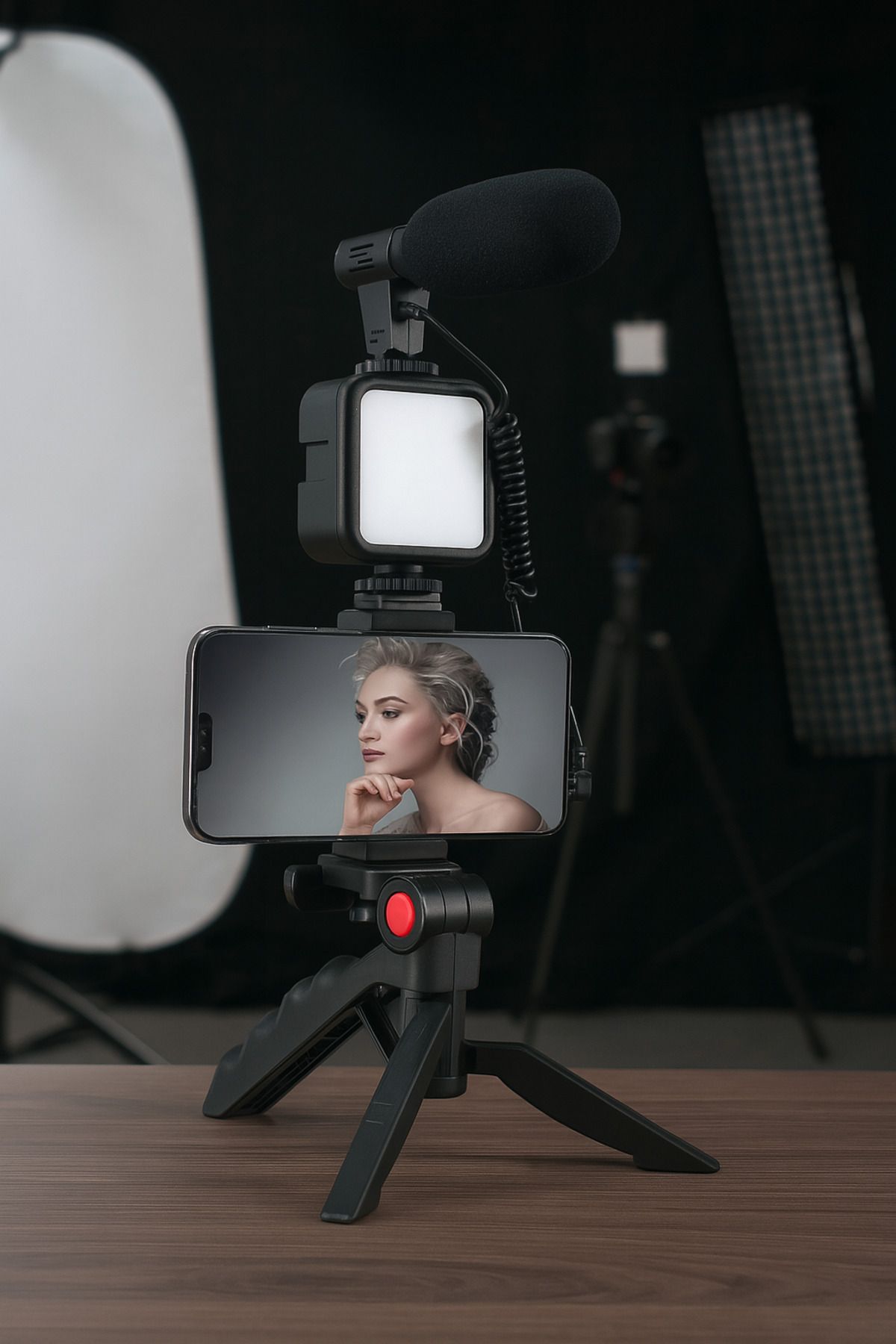 Aragetirsin VloggerPro 3'lü Çekim Seti – Mikrofon + Işık + Tripod
