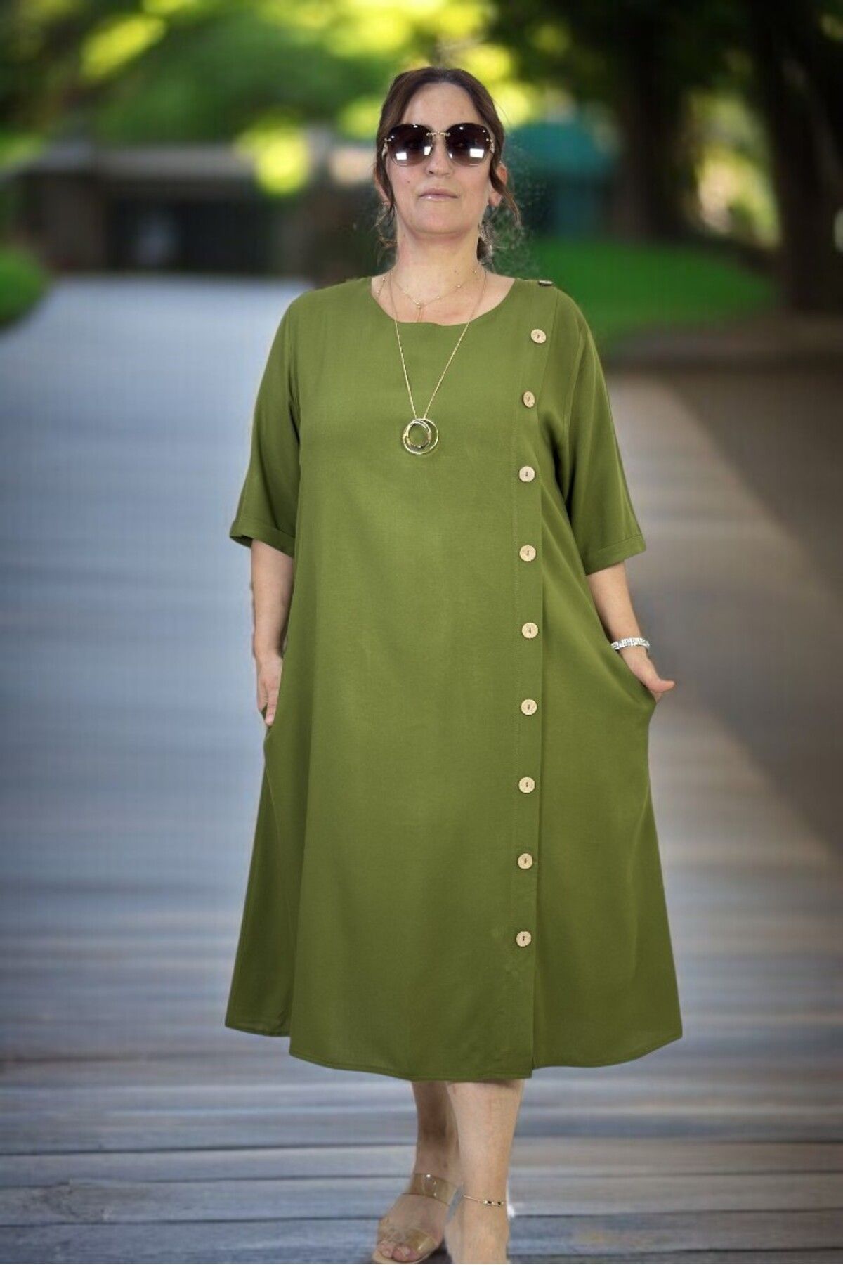 yagmurberen-Yandan Wooden Button Detail Pocket Three Quarter Sleeve Cotton Viscose Plus Size Dress 2