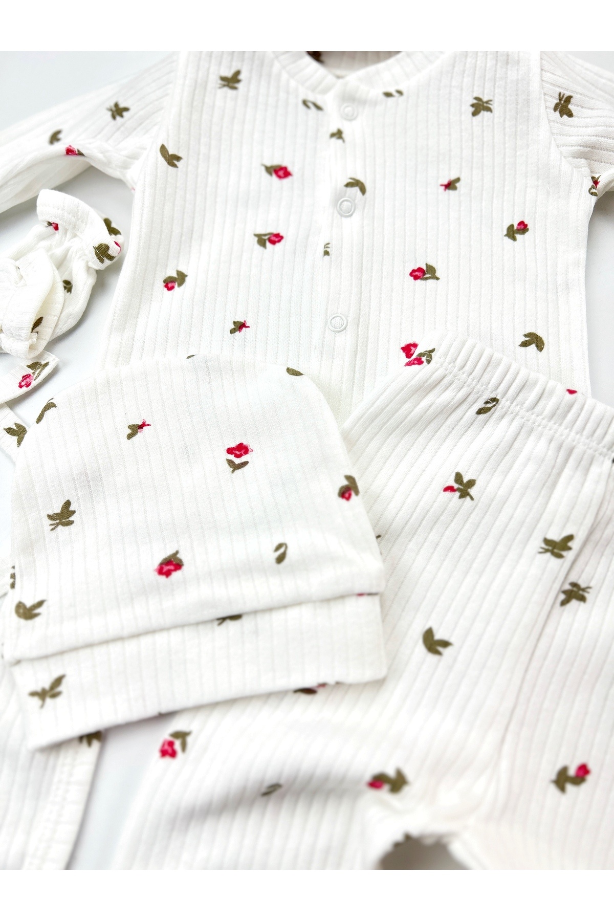 OMY 5'li Desenli Hastane Çıkışı Baskılı Yenidoğan Set fotoğrafı 4 (önizleme)