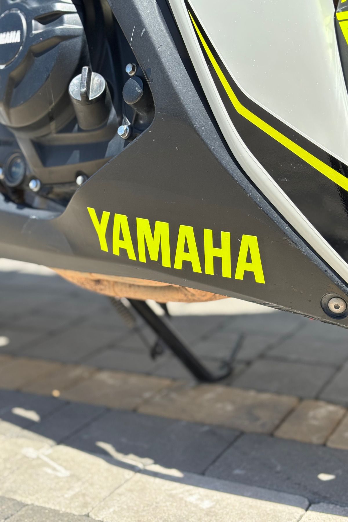 Banxtre Yamaha Motor Grubu için Alt Sakal için Neon Sarı Yamaha Yazı Sticker