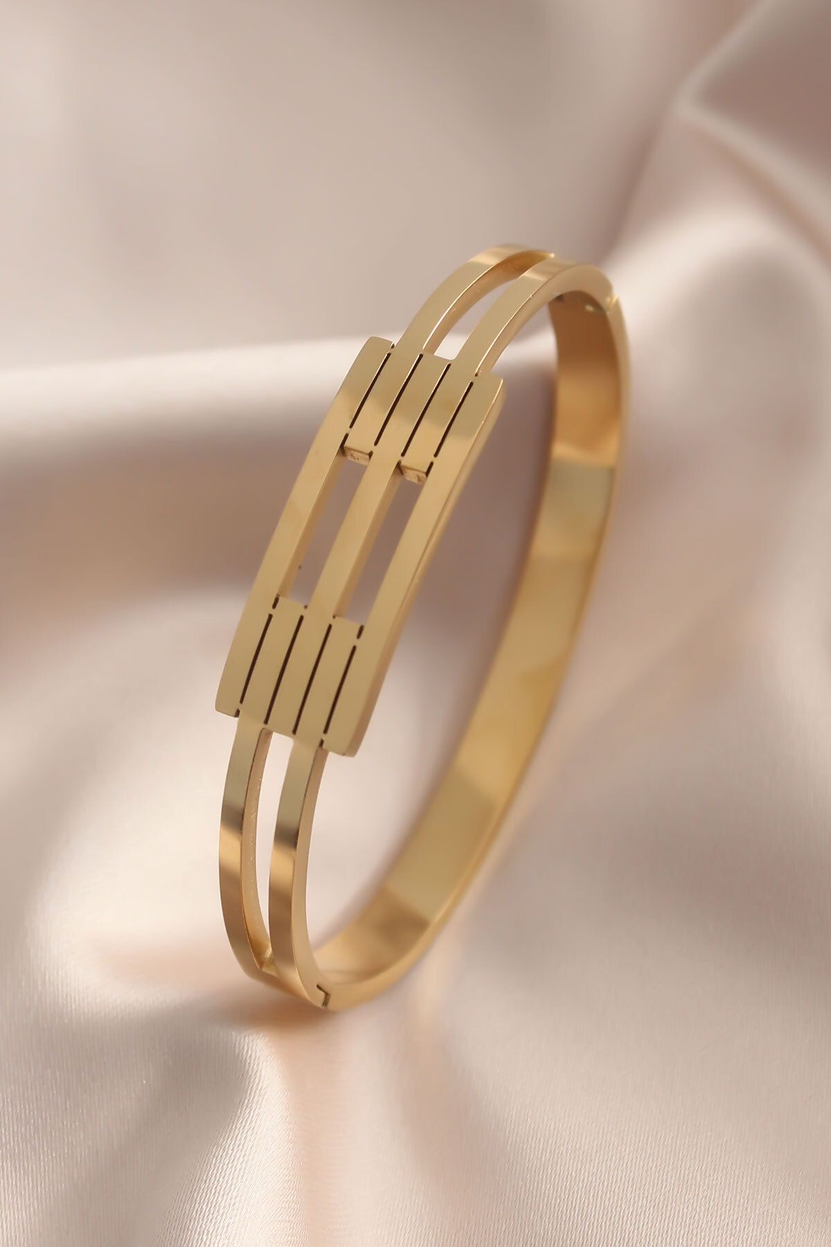 MBB ETİCARET Çelik Gold Renk Kaburga Model Kelepçe Kadın Bileklik - TJ-BB4662