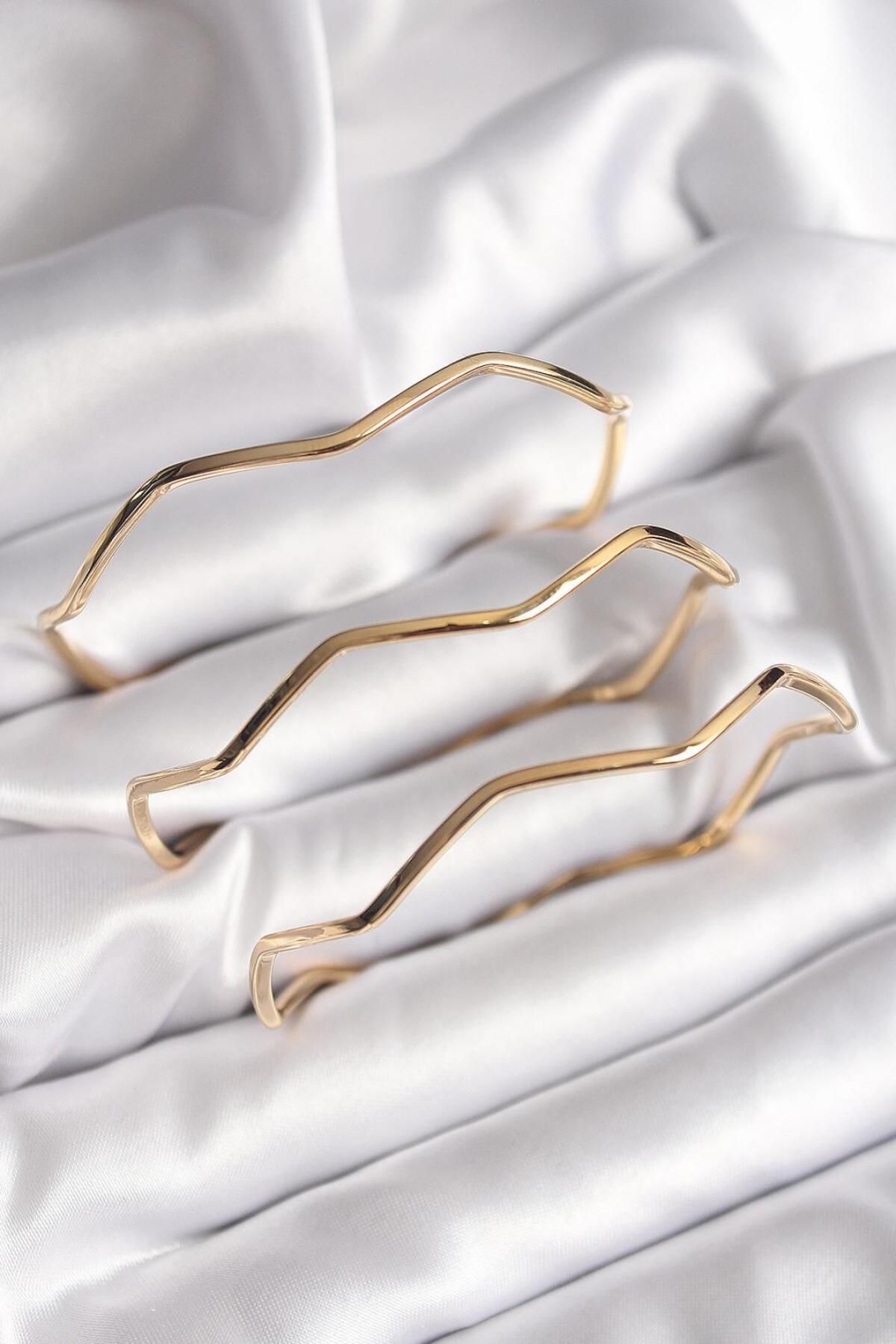 REBORN DESIGN 316L Çelik Gold Renk 65 mm Zikzak Model Ajda Bilezik