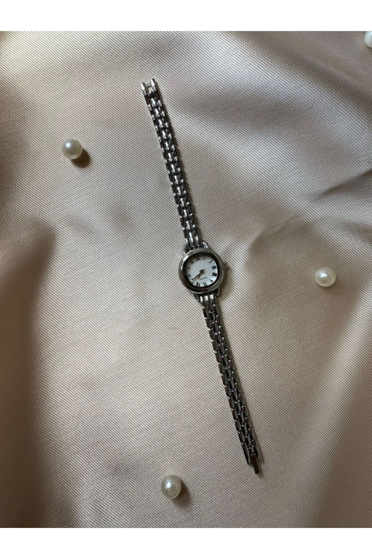 rubsey Retro Minimal Boncuk Kordon Vintage Kadın Kol Saati