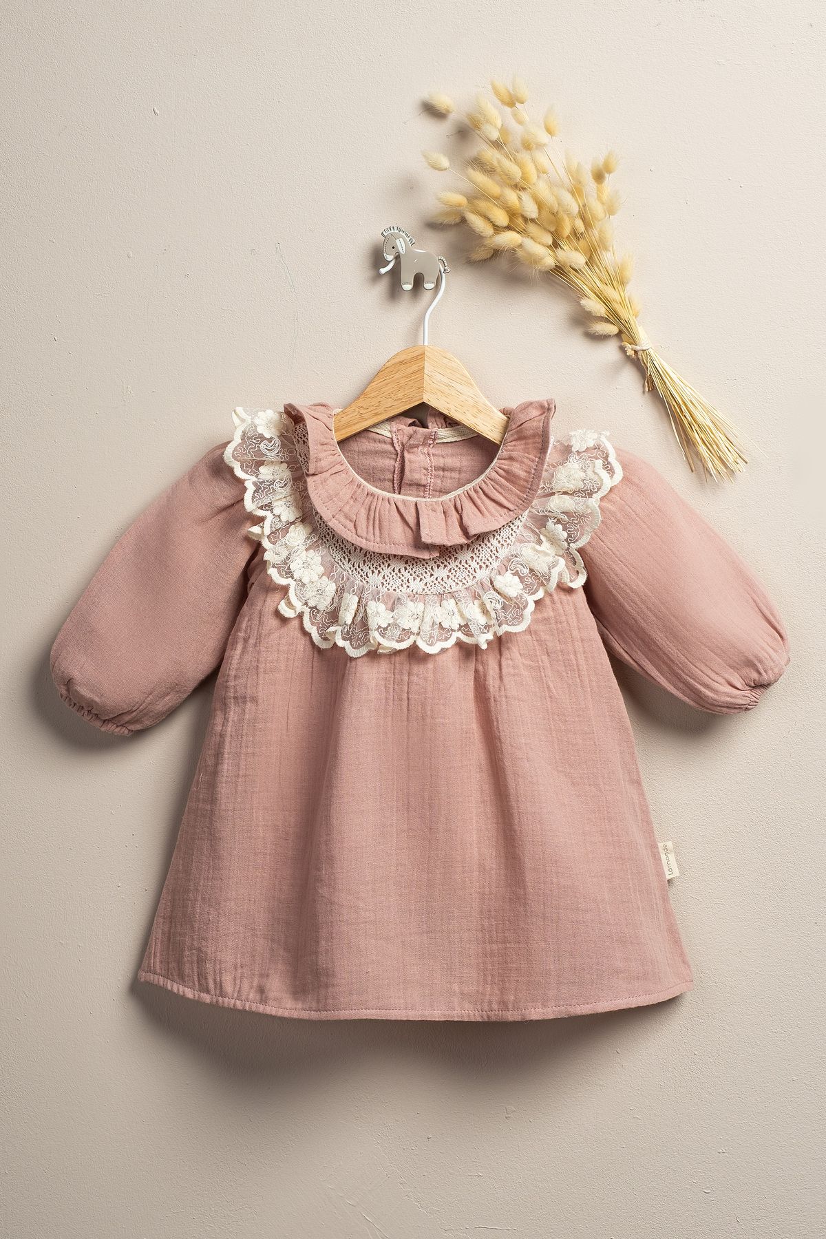 Lamonde Şık Yakalı Kız Bebek Elbise – %100 Müslin – 9-24 Ay