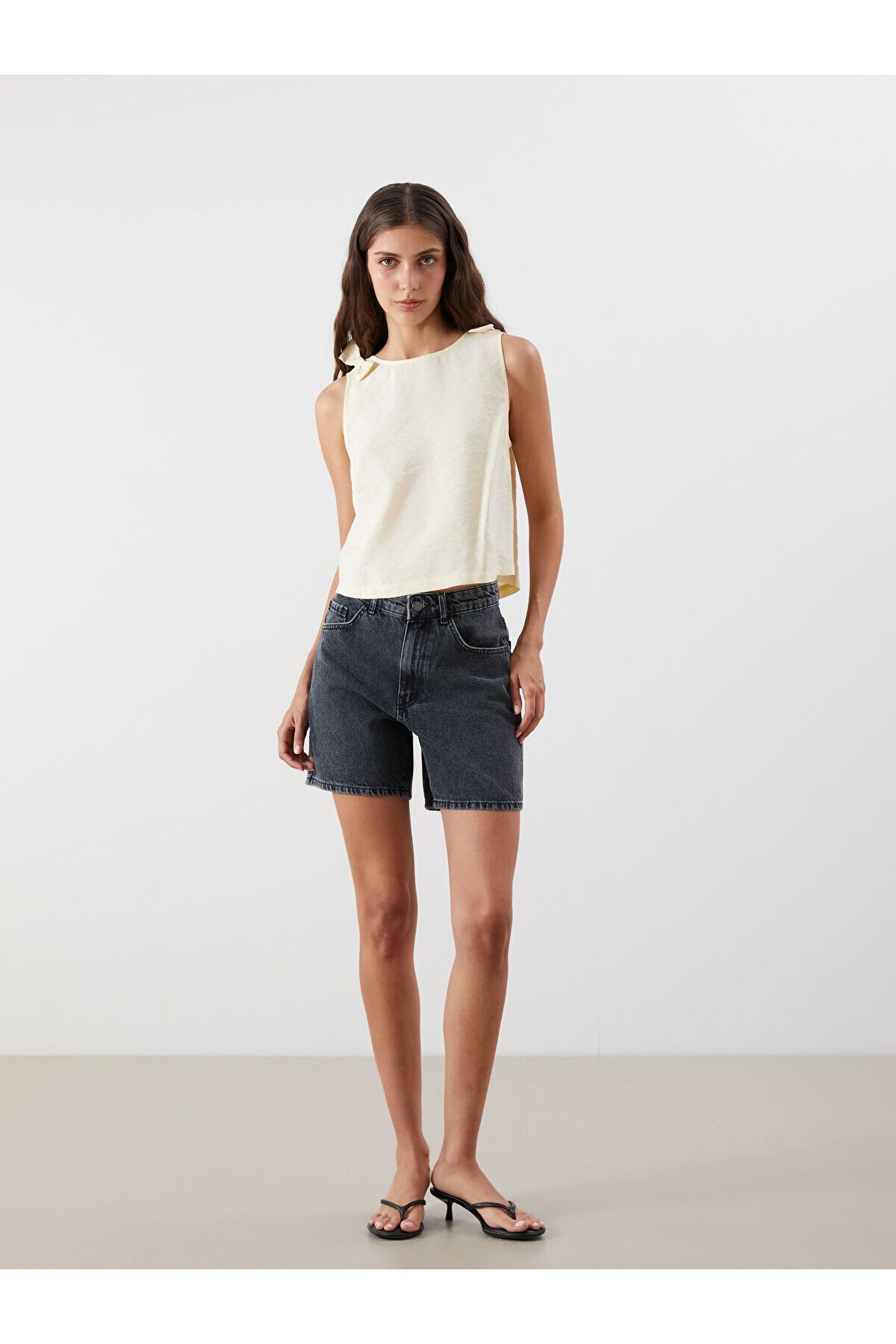 LC Waikiki Standart Fit Kadın Jean Şort