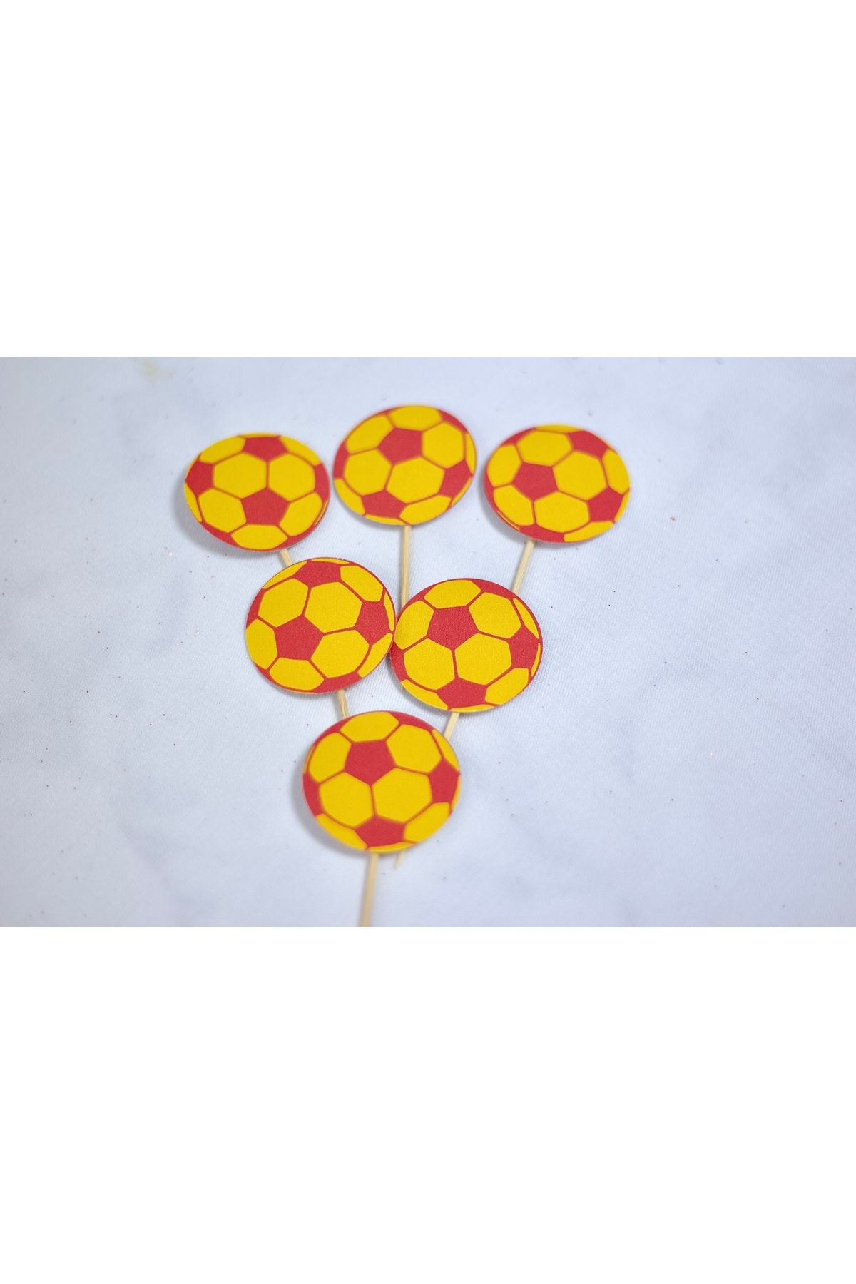 OGELAPARTY ❤️💛 10’lu Sarı Kırmızı Temalı Pasta Kürdanı – Enerjik ve Dikkat Çekici Sunumlar! 🎉 doğum günü