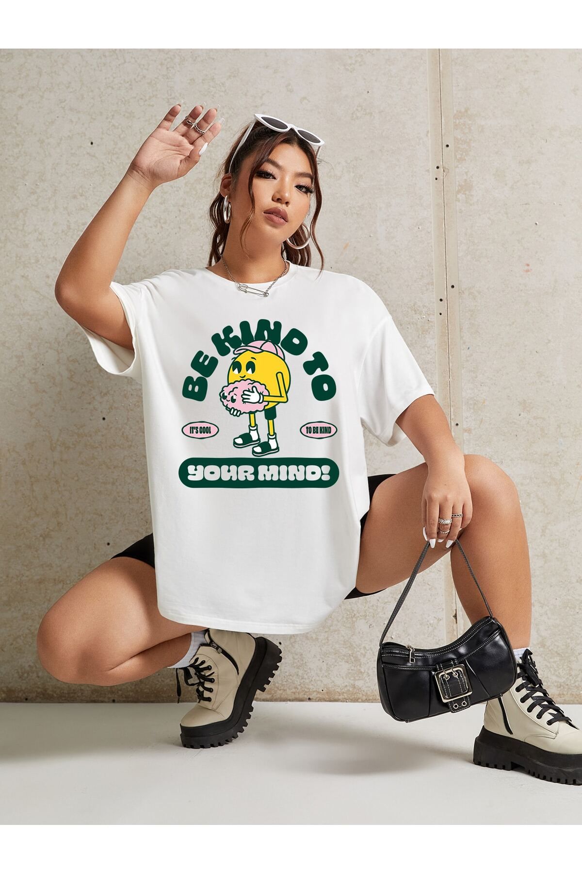 aynewmoda Karikatür baskılı omuzları açık tişört