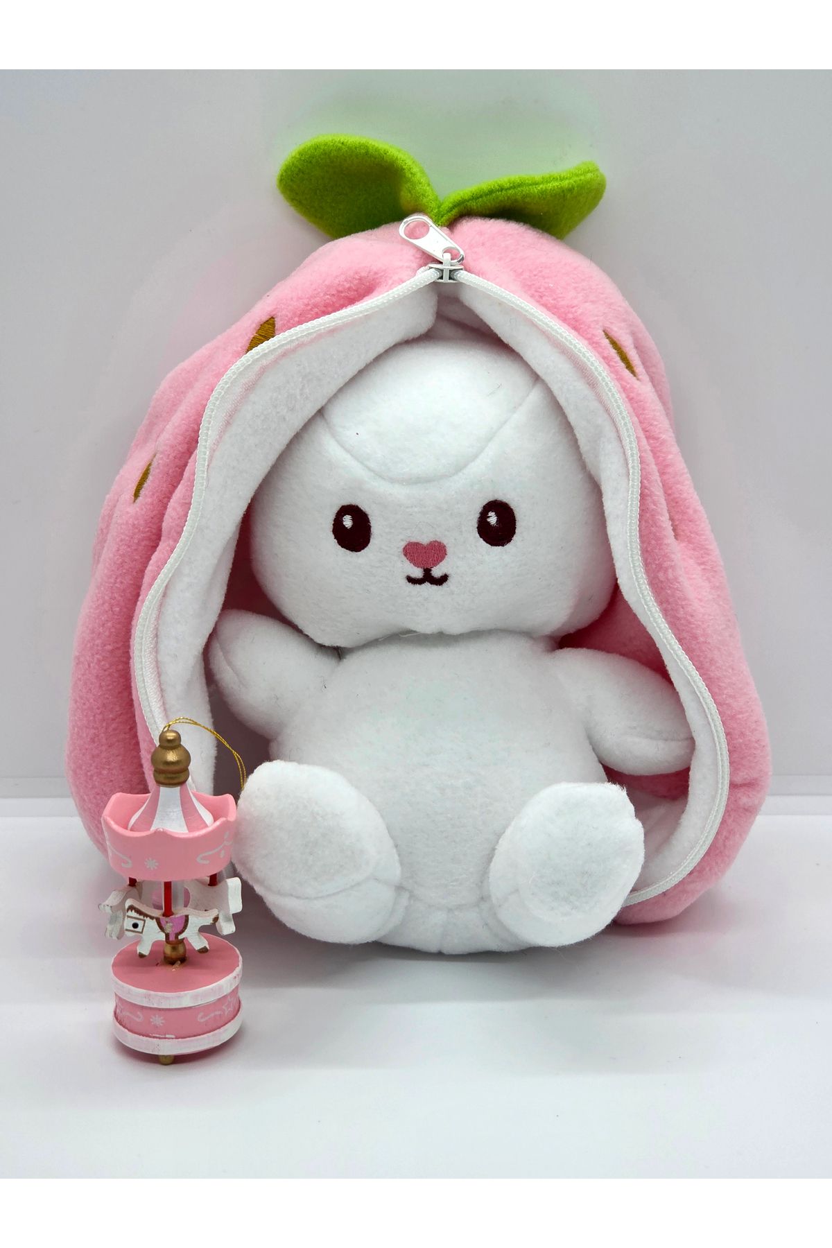 Collectors Store Sevgiliye , Doğum Gününe Özel Çilek Desenli Hediyelik Fermuarlı Peluş Tavşan & Atlı Karınca Hediyeli