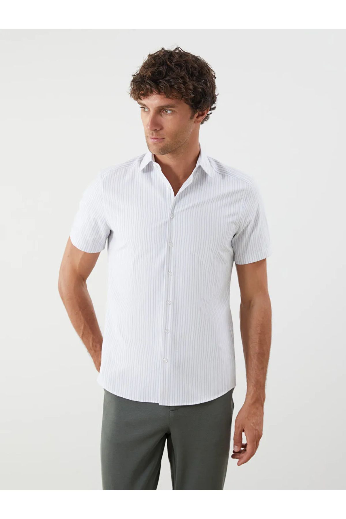 LC Waikiki LCWAIKIKI Formal Gri Slim Fit Kısa Kollu Çizgili Erkek Gömlek