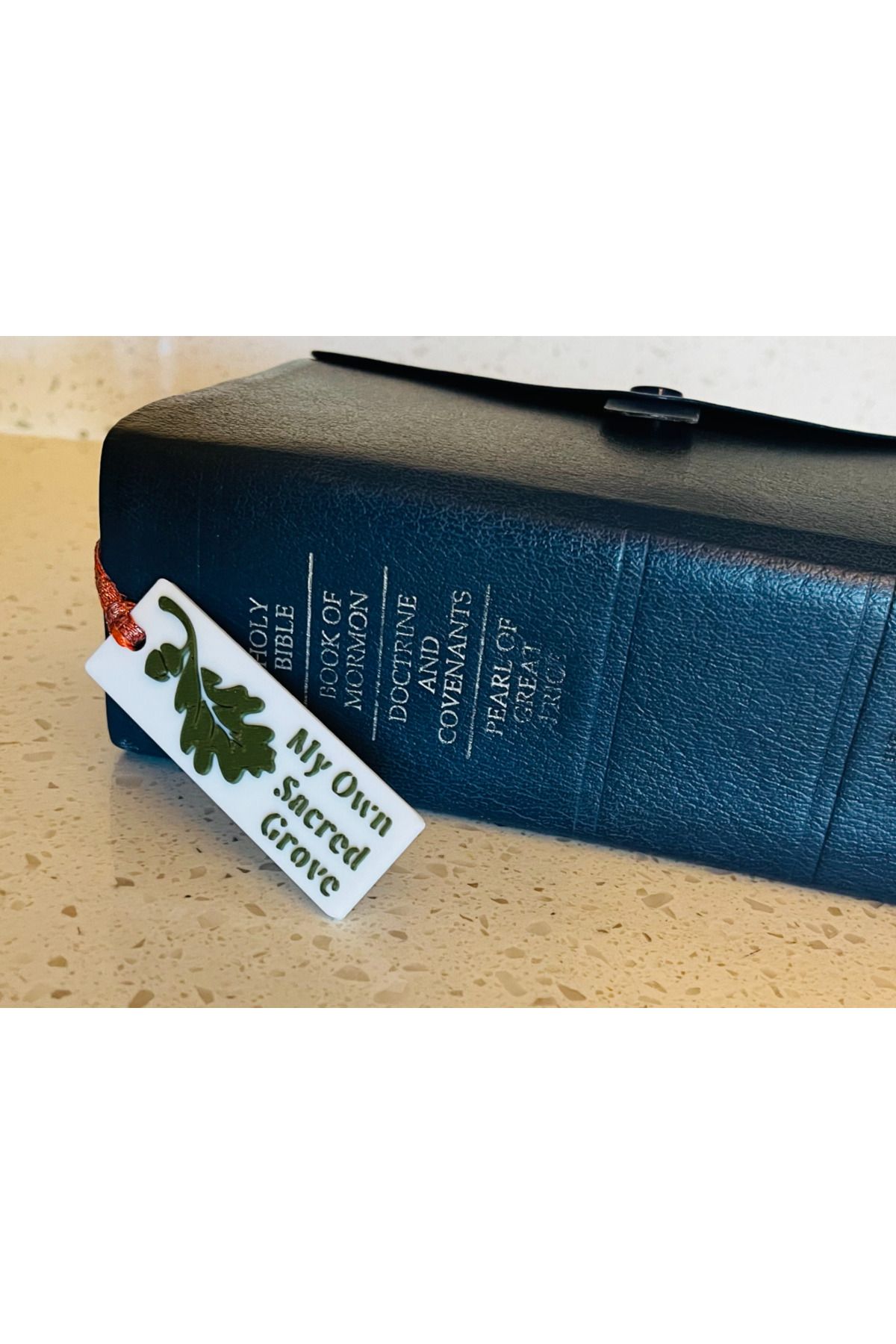 talaşoğlu Kendi Kutsal Grove Bookmark veya Anahtar Zincirim