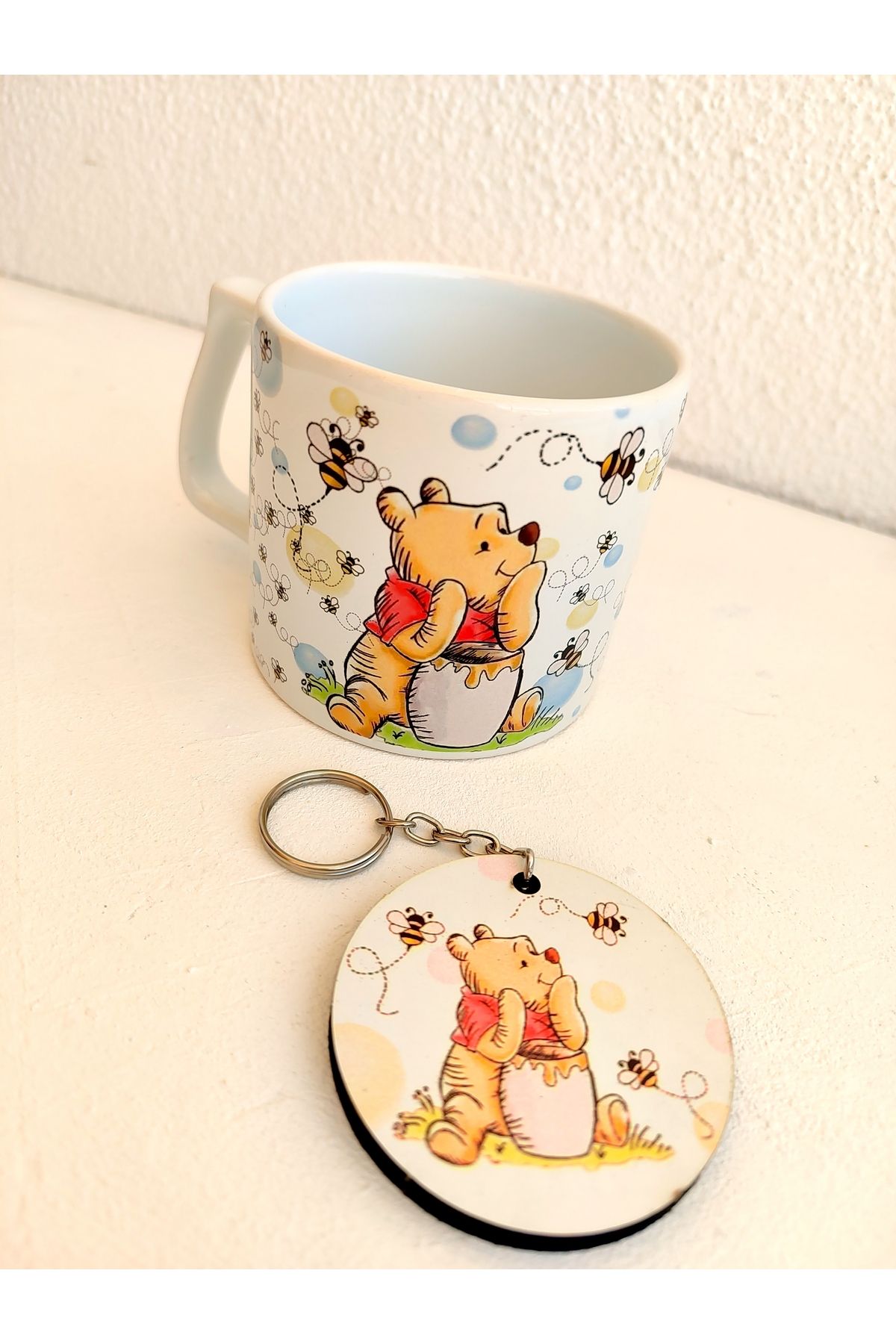 2n tasarım Winnie the Pooh Karakterli Baskılı kupa bardak ve Ahşap anahtarlık