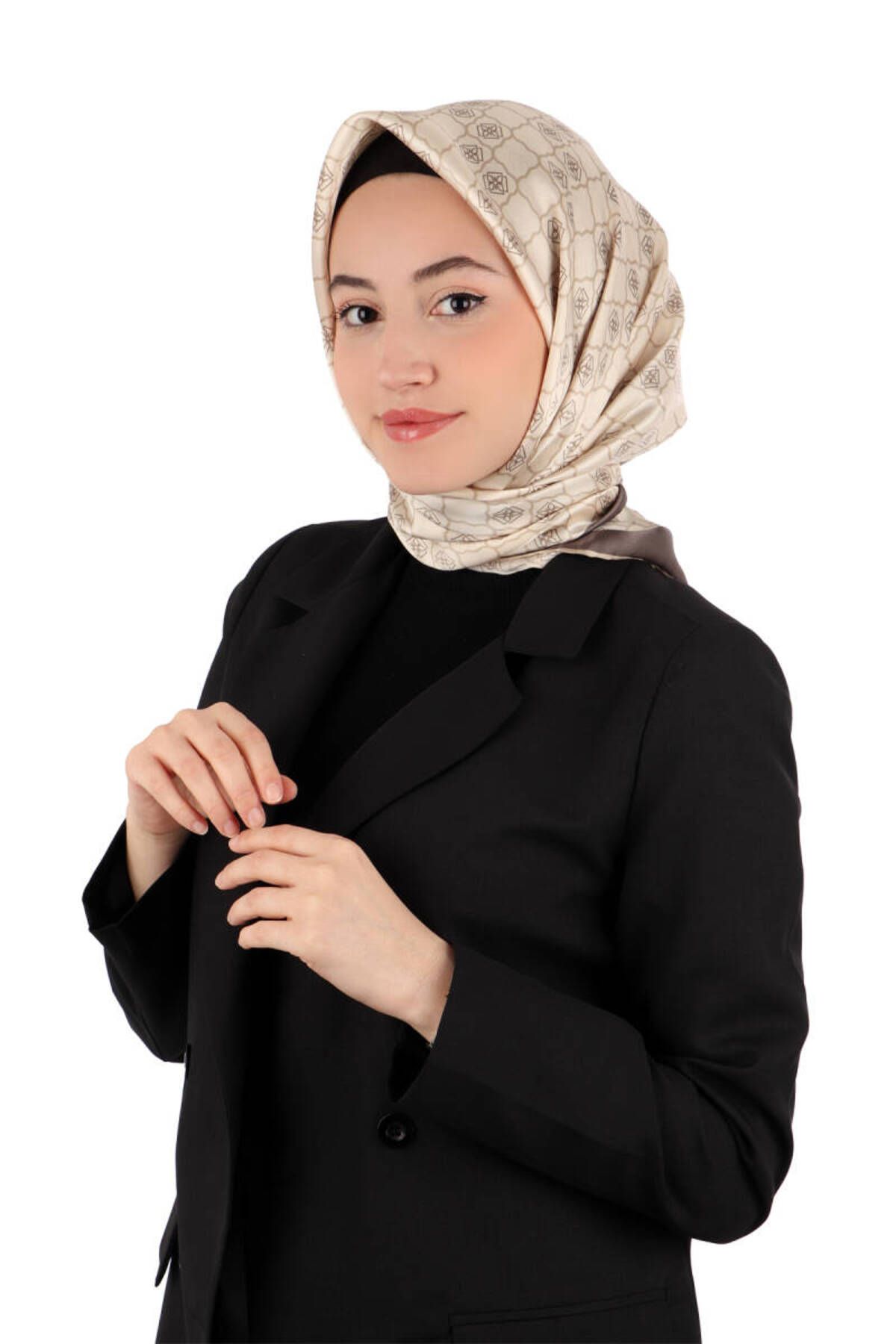 Bursa İpek Bej Monogram İpek Eşarp