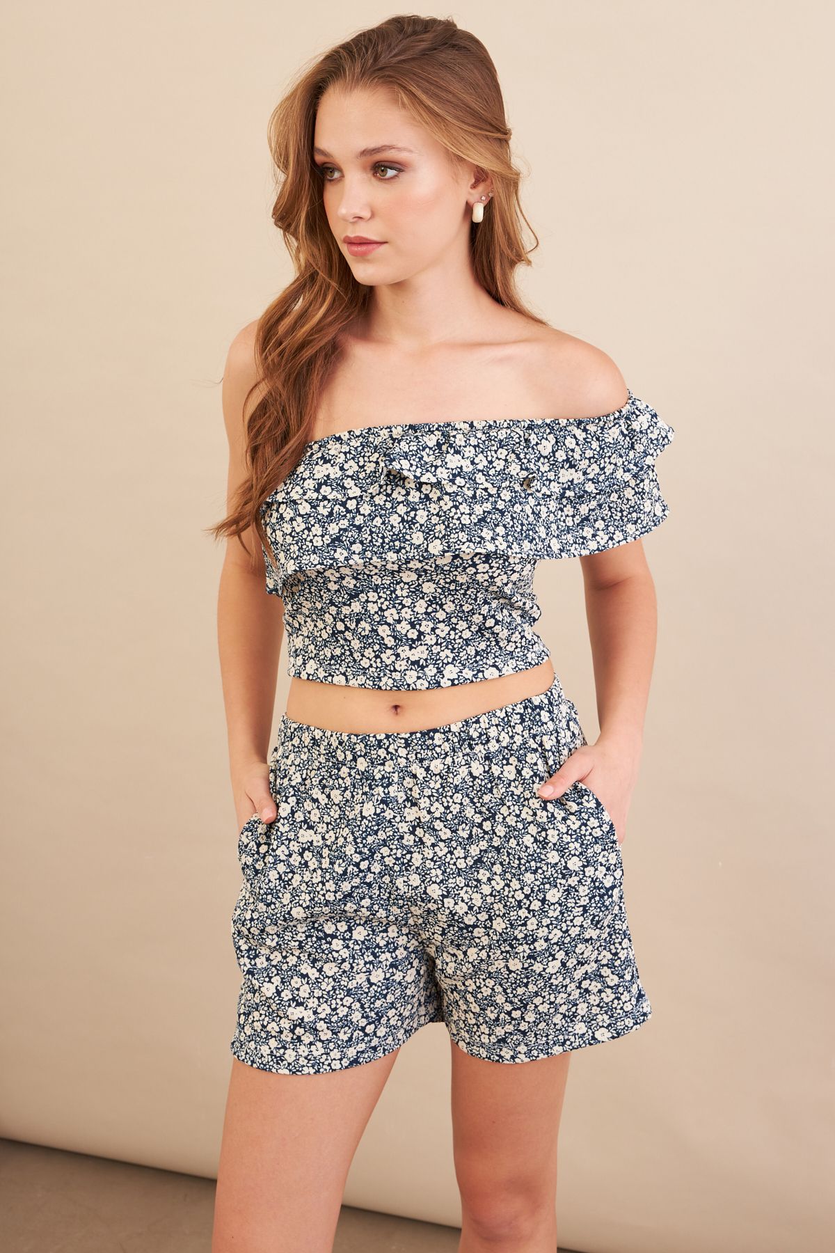 Cool & Sexy Kadın Ekru-Mavi Desenli Crop Şort Takım EV100
