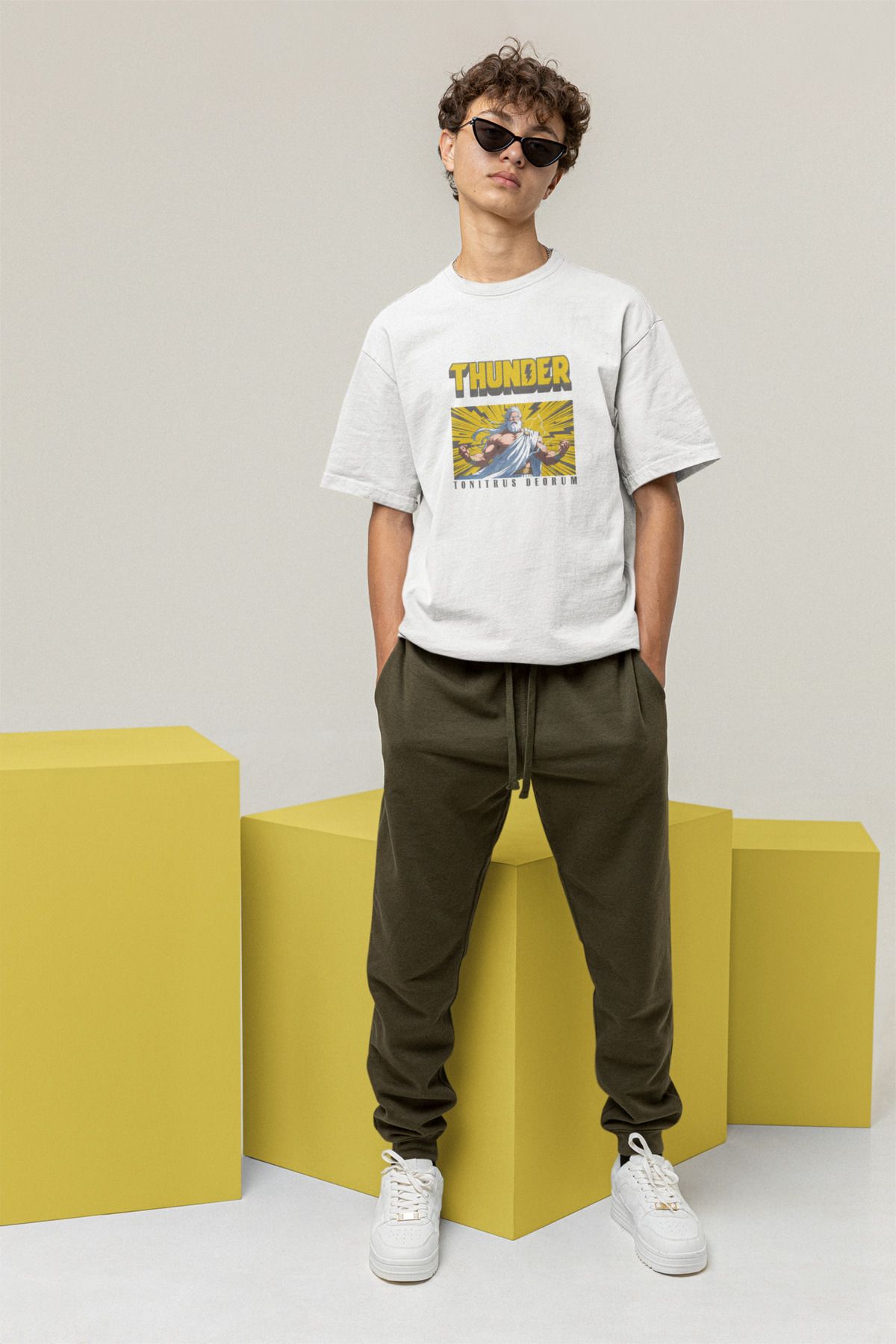Was Plus Unisex Beyaz Oversize %100 Pamuklu "Thunder" Tanrısı Mitolojik Baskılı T-shirt