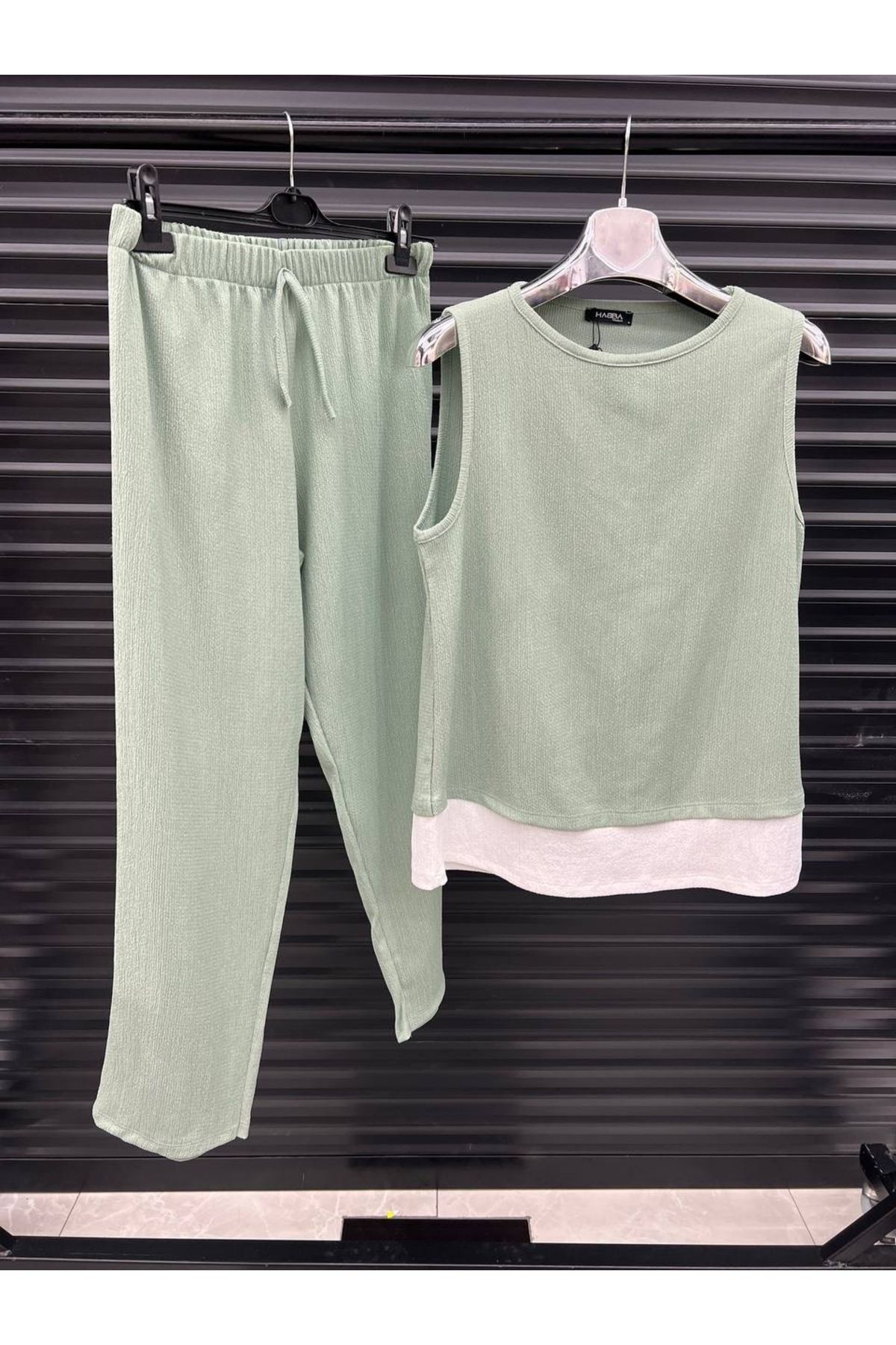 Butik Kadın Haki Kolsuz Bluz & Pantolon İkili Takım