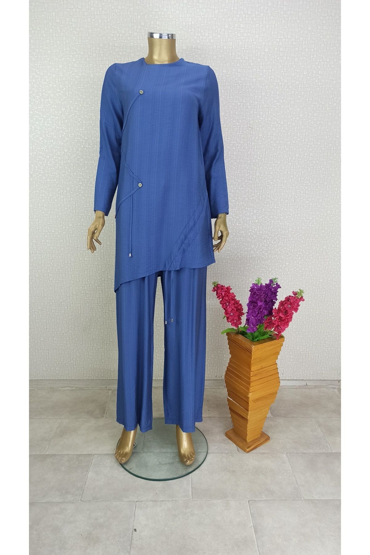 SAISEI 12174 SIFIR YAKA ÖNÜ DESENLİ YANI BÜZGÜLÜ TUNİK QYS TUNİK 12174 #23-09#