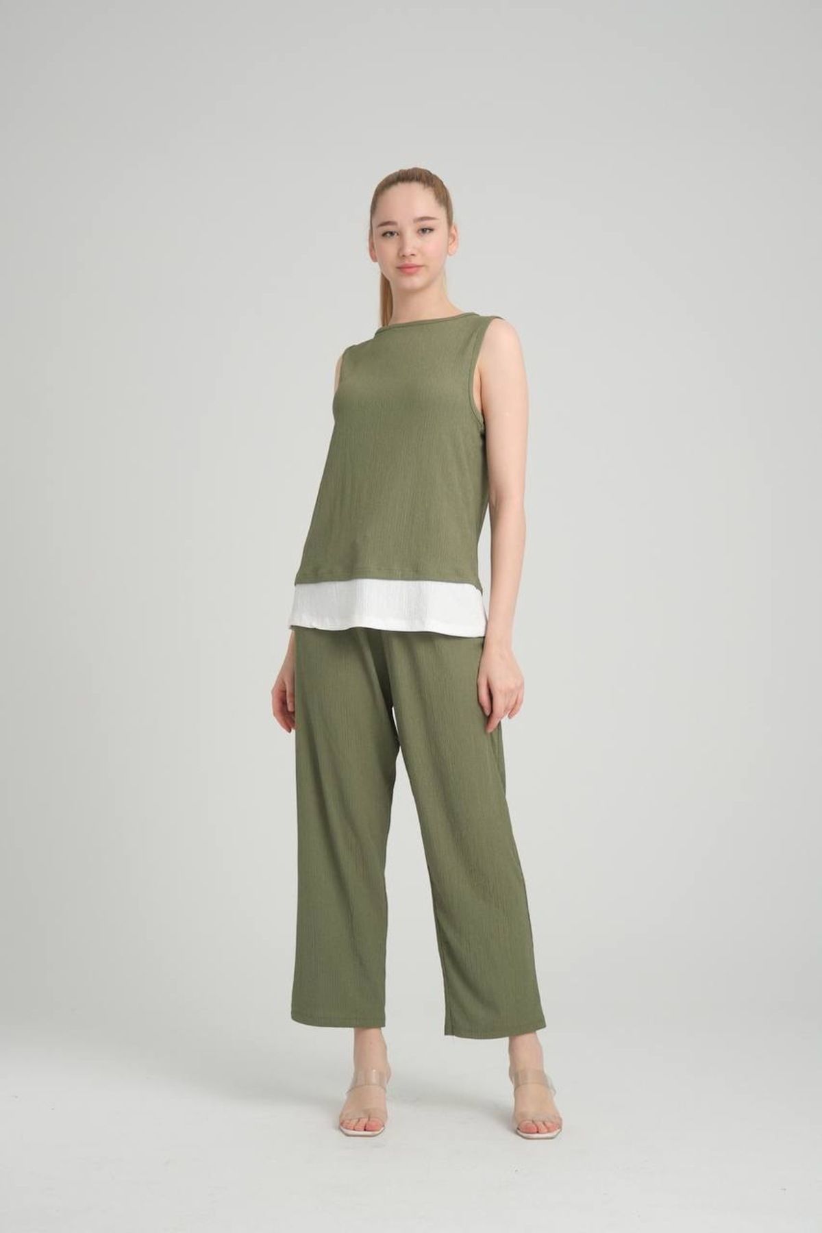 Butik Kadın Haki Kolsuz Bluz & Pantolon İkili Takım