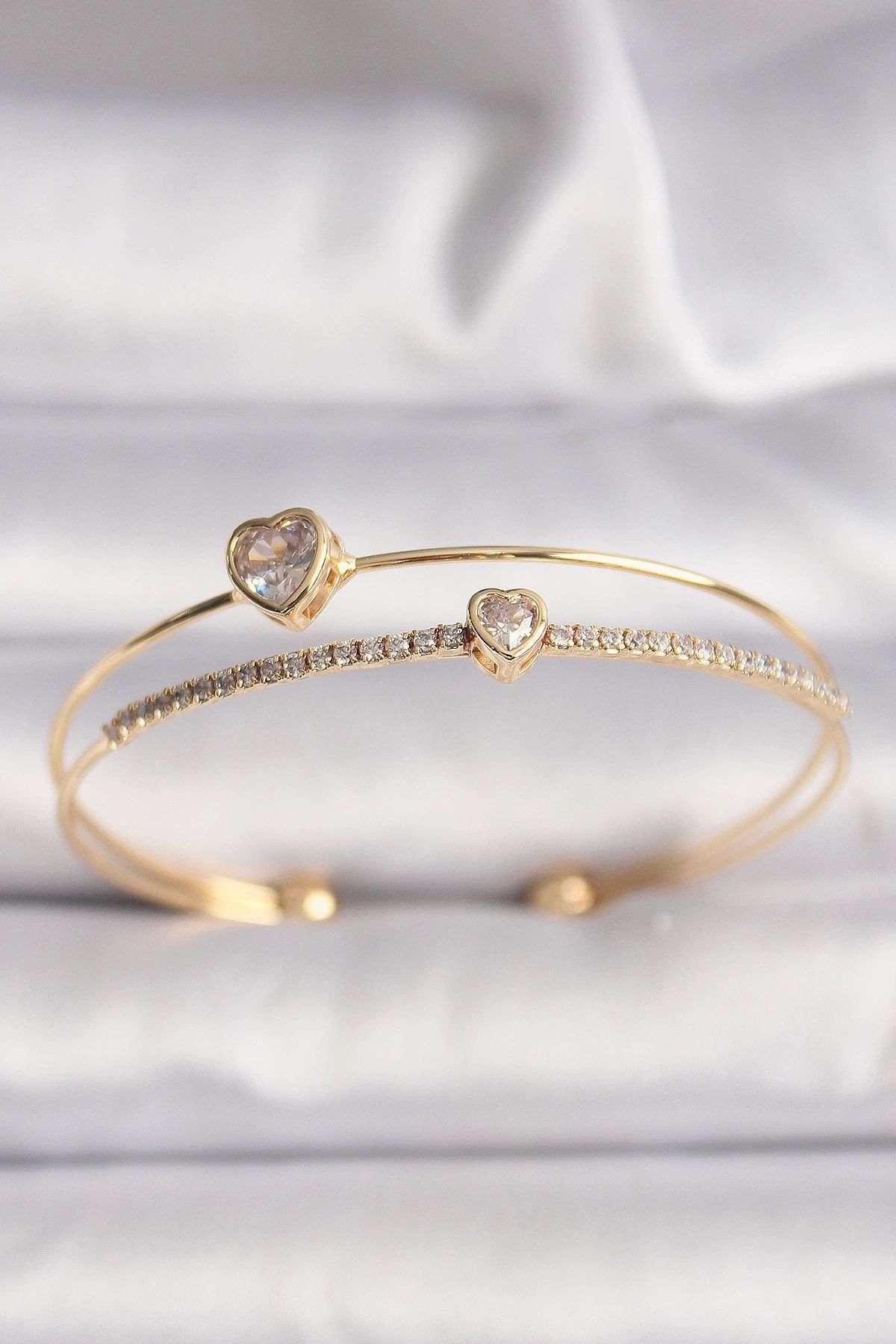 shopwave Pirinç Gold Renk Zirkon Taşlı Kalp Model Kadın Bileklik