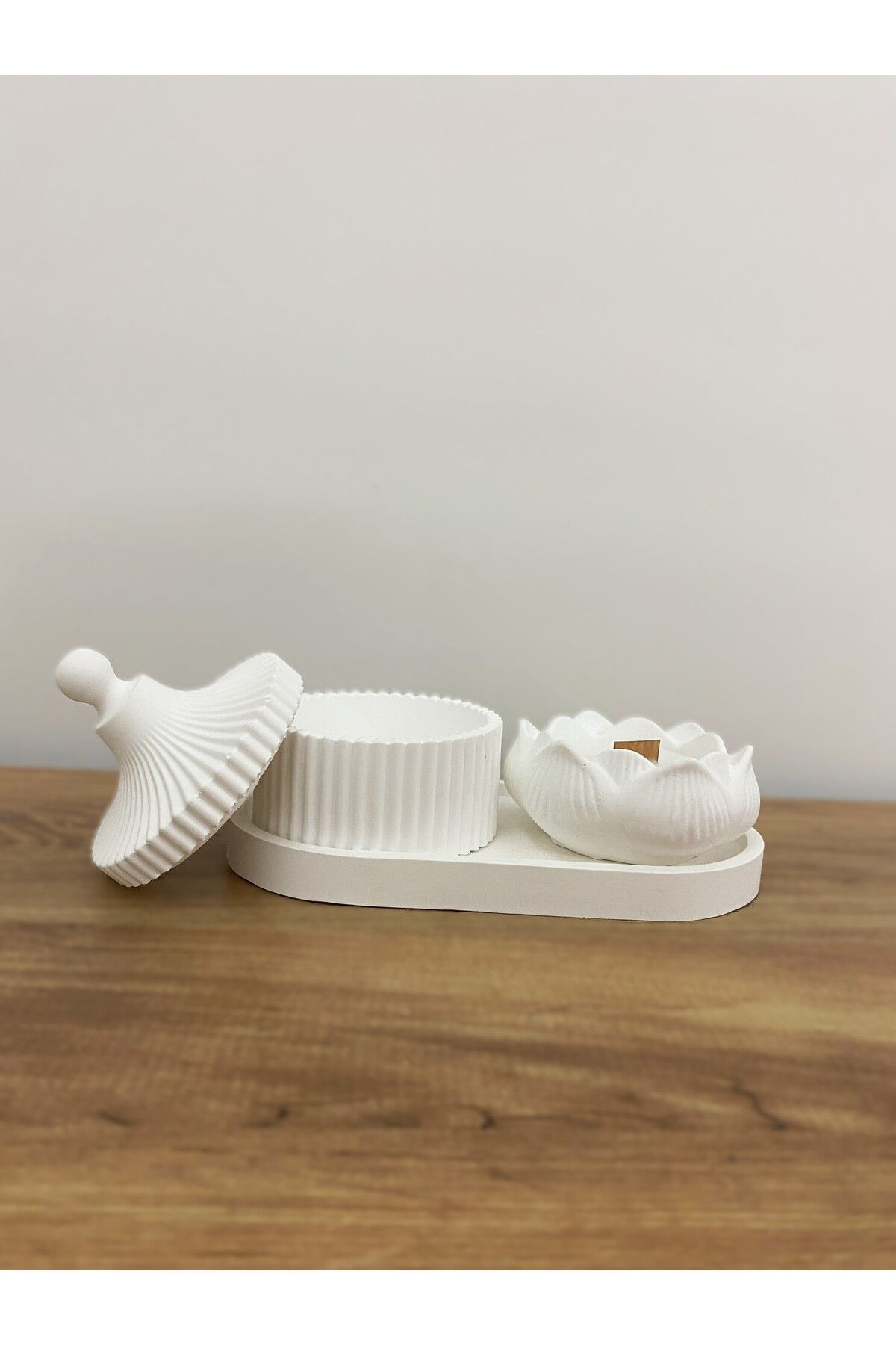 Nox Atelier Kapaklı Kase ve Lotus Mumluk – 3 Parça Dekoratif