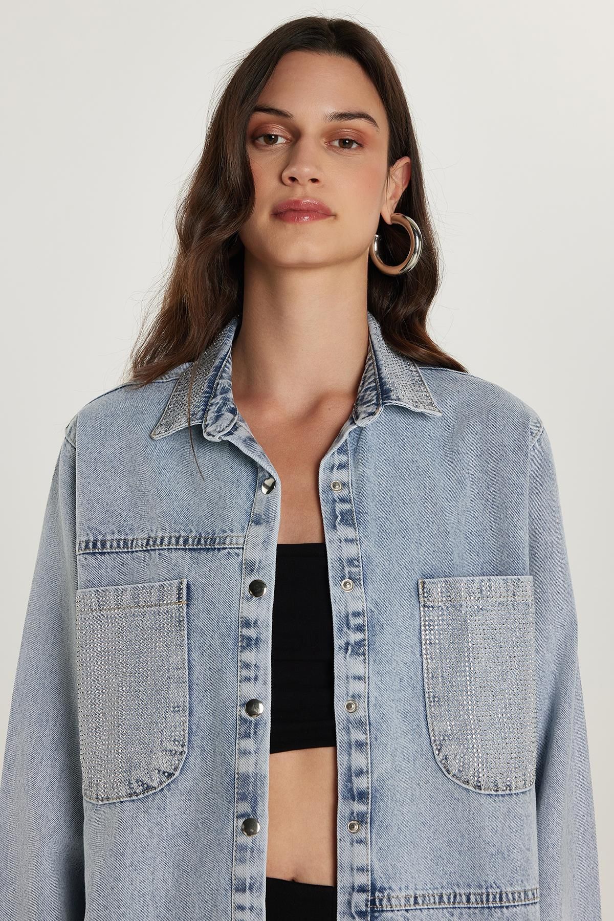 Tudors Kadın Regular Fit %100 Pamuk Çift Cepli Taş Detaylı Denim Açık Mavi Gömlek