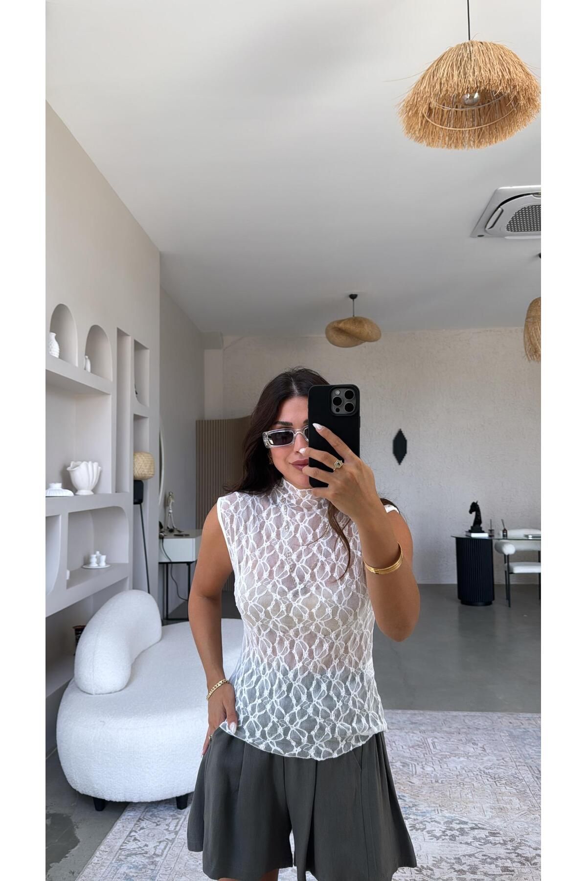 Buket Teke Beyaz Dik Yaka Tül Bluz