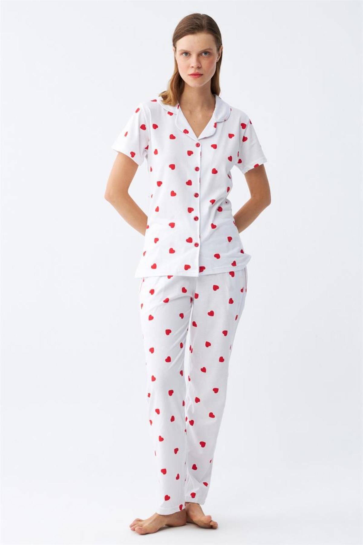 Celira Kadın Beyaz Kırmızı Kalpli Önden Düğmeli Pijama Takımı