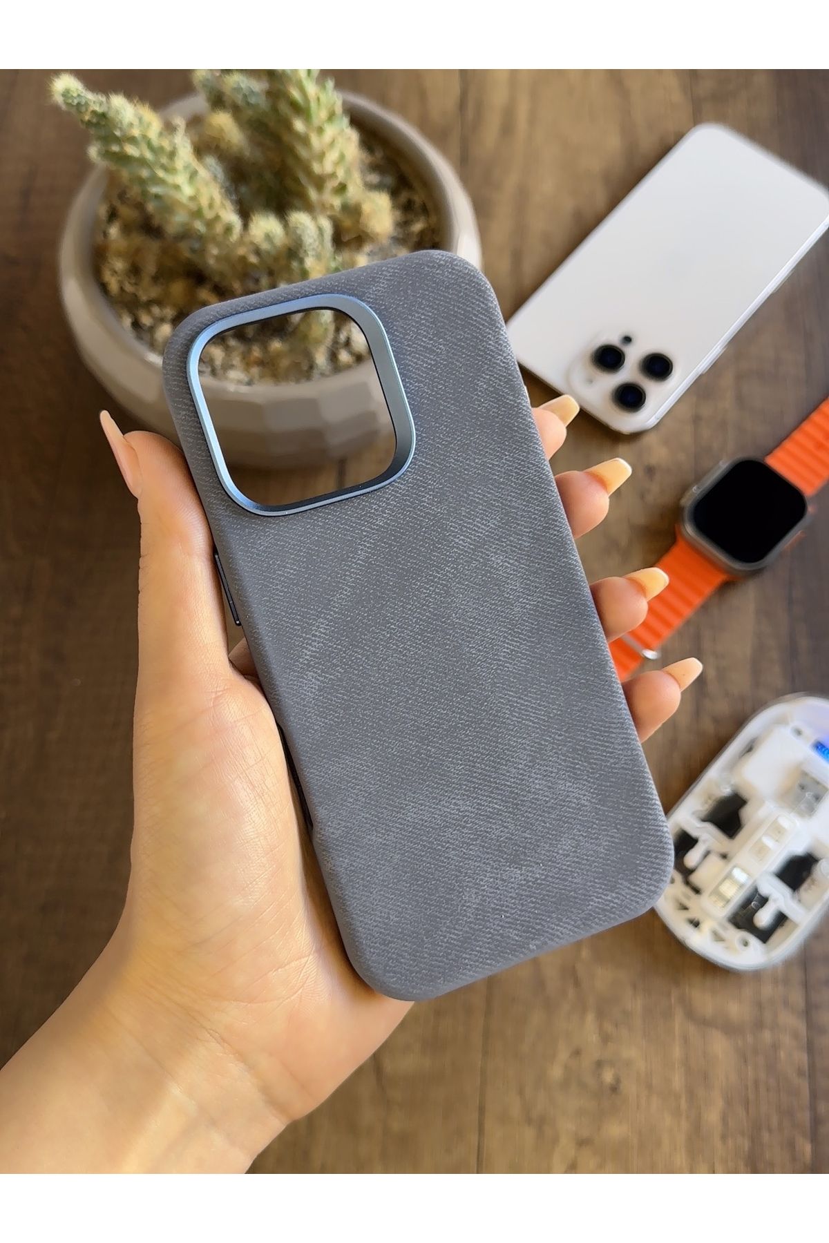 MTL iPhone 13 Pro Uyumlu Kadife Yüzeyli MagSafe Uyumlu Premium Kılıf SooCase691