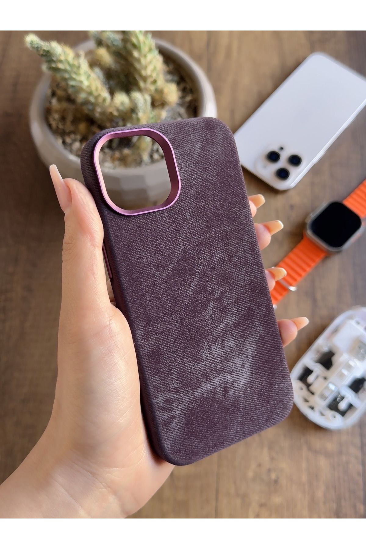MTL iPhone 11 Uyumlu Kadife Yüzeyli MagSafe Uyumlu Premium Kılıf SooCase691