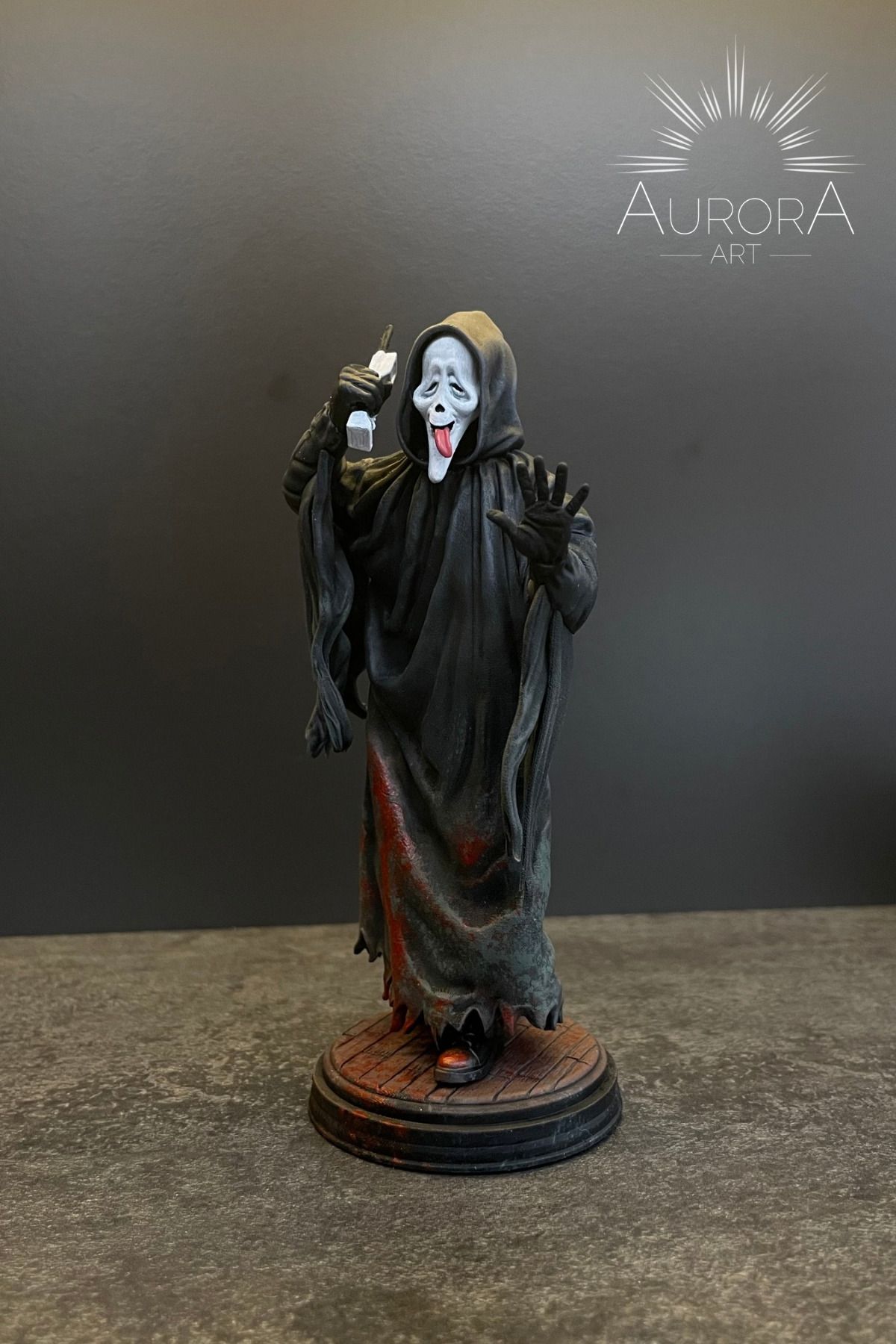 Aurora Art Ghostface Figür – El Boyama 3D Scream Koleksiyon Heykeli | Manyetik 3 Maske + 4 Kol Seçeneği