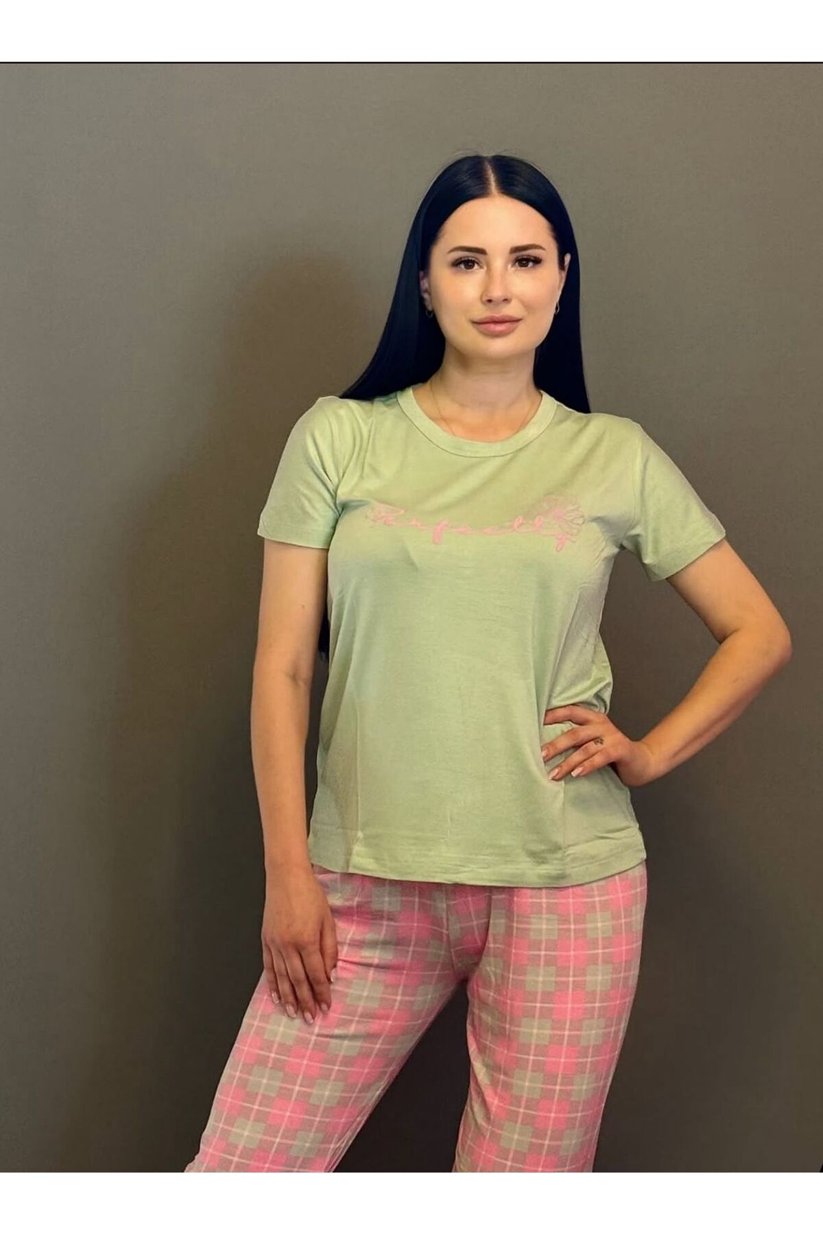 Wanna Moda Kadın Su Yeşili-Pembe Ekose Bambu Pijama Takımı – Kısa Kol & Kapri