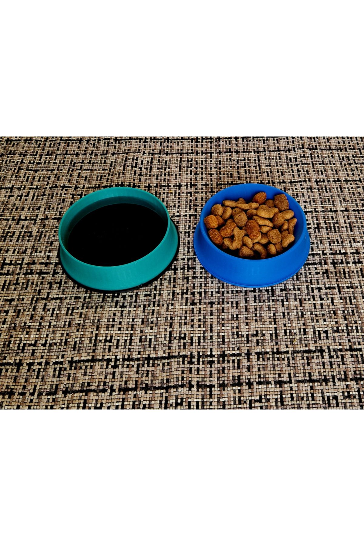 talaşoğlu Su ve yiyecek için köpekler için cesurlar