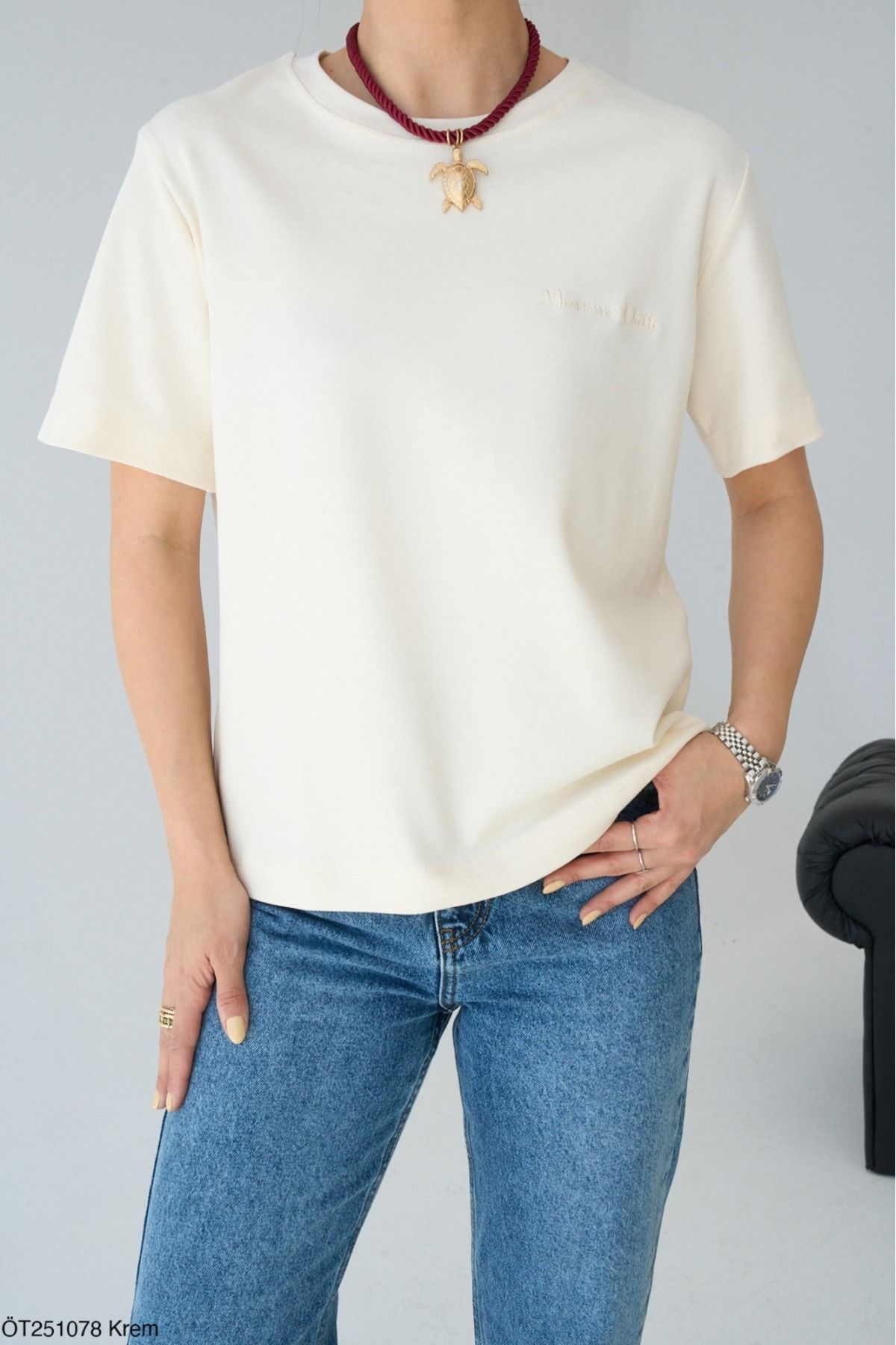 Litesa Kadın Bisiklet Yaka Nakış Detaylı %100 Pamuk T-Shirt