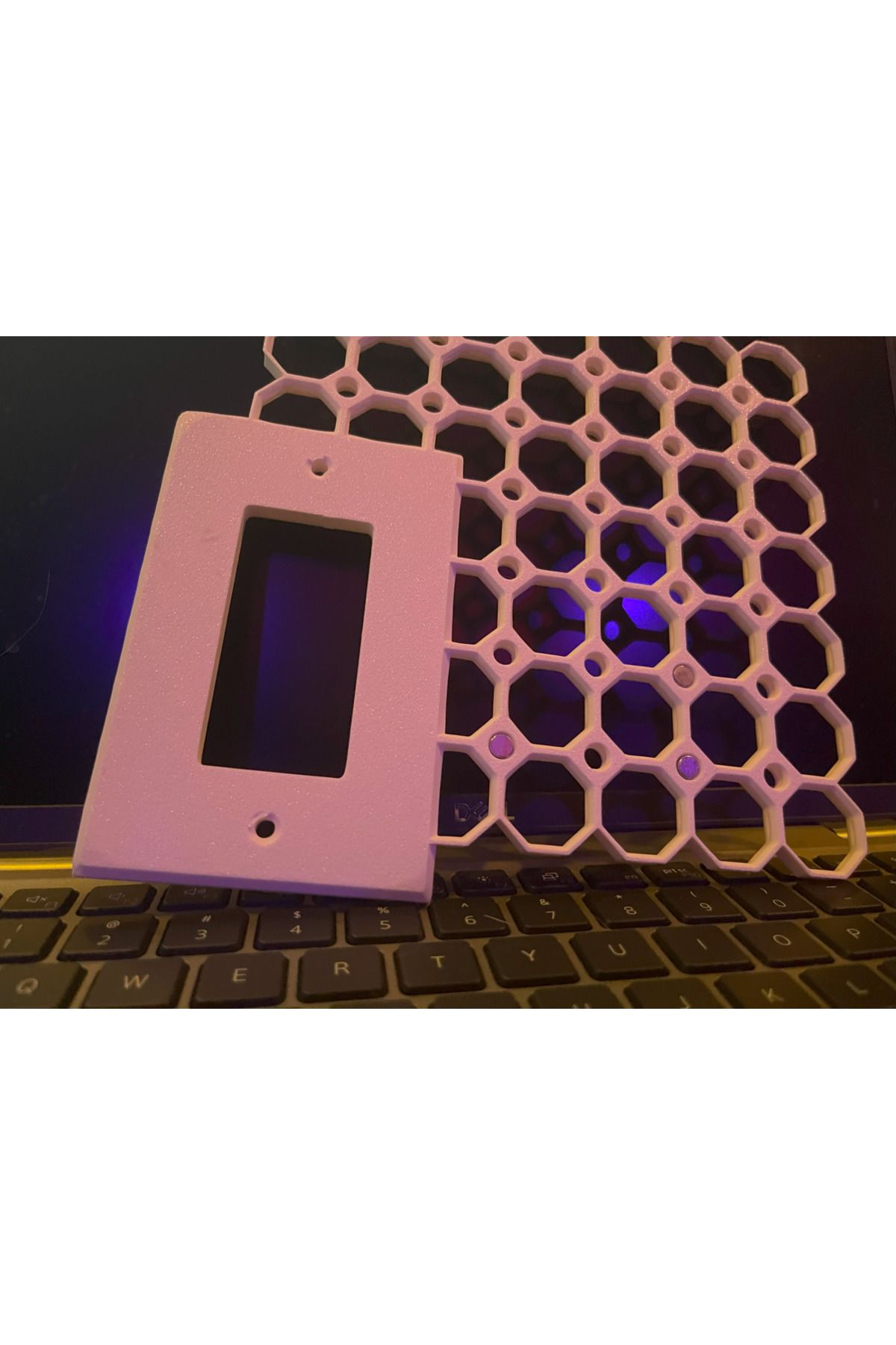 talaşoğlu Telefon Tutucu V2.0 ile Duvar Tabağı