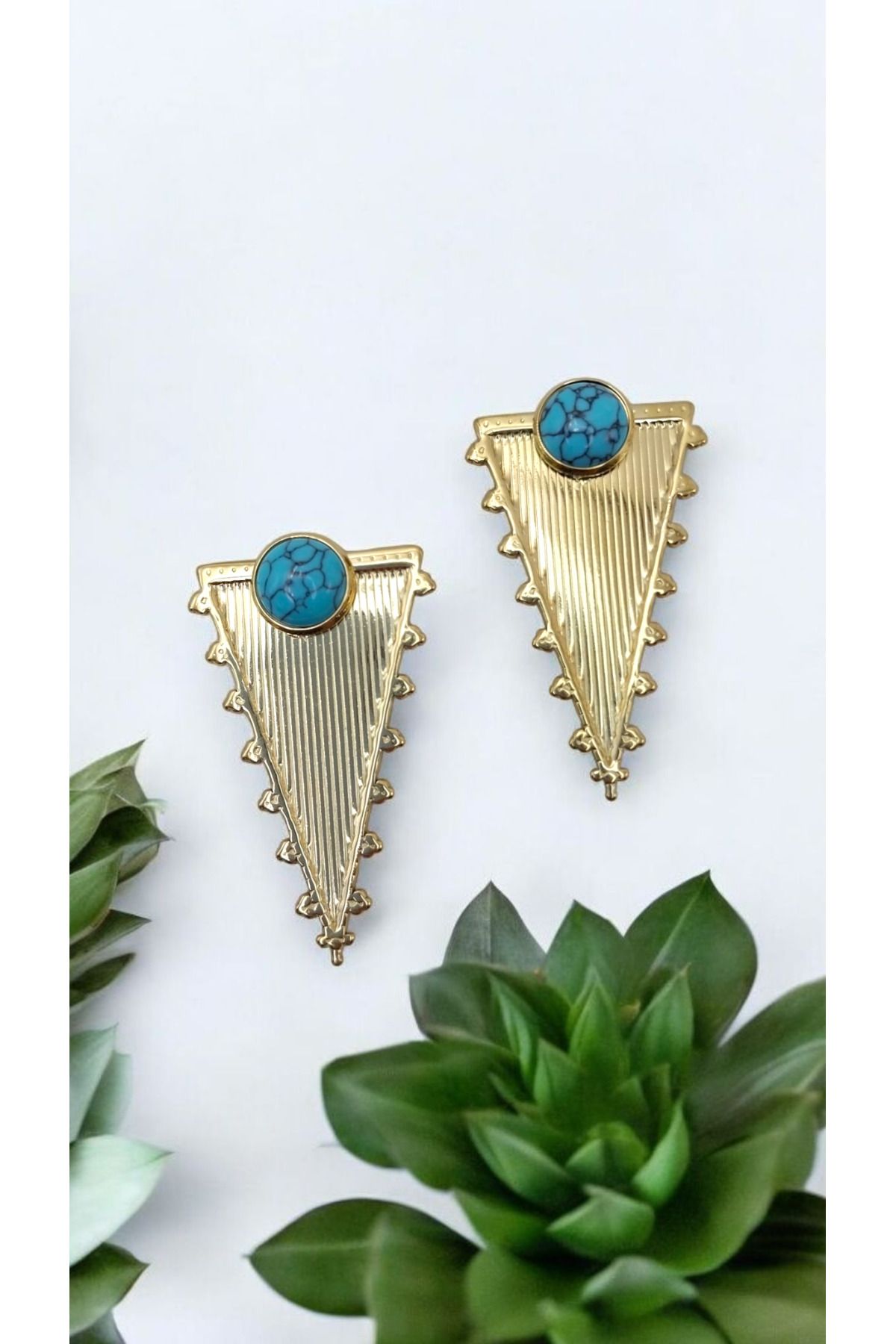 Yaseminli Butik Gold Renk Kenarları Tırtıklı Üçgen Model Mavi Taşlı Küpe