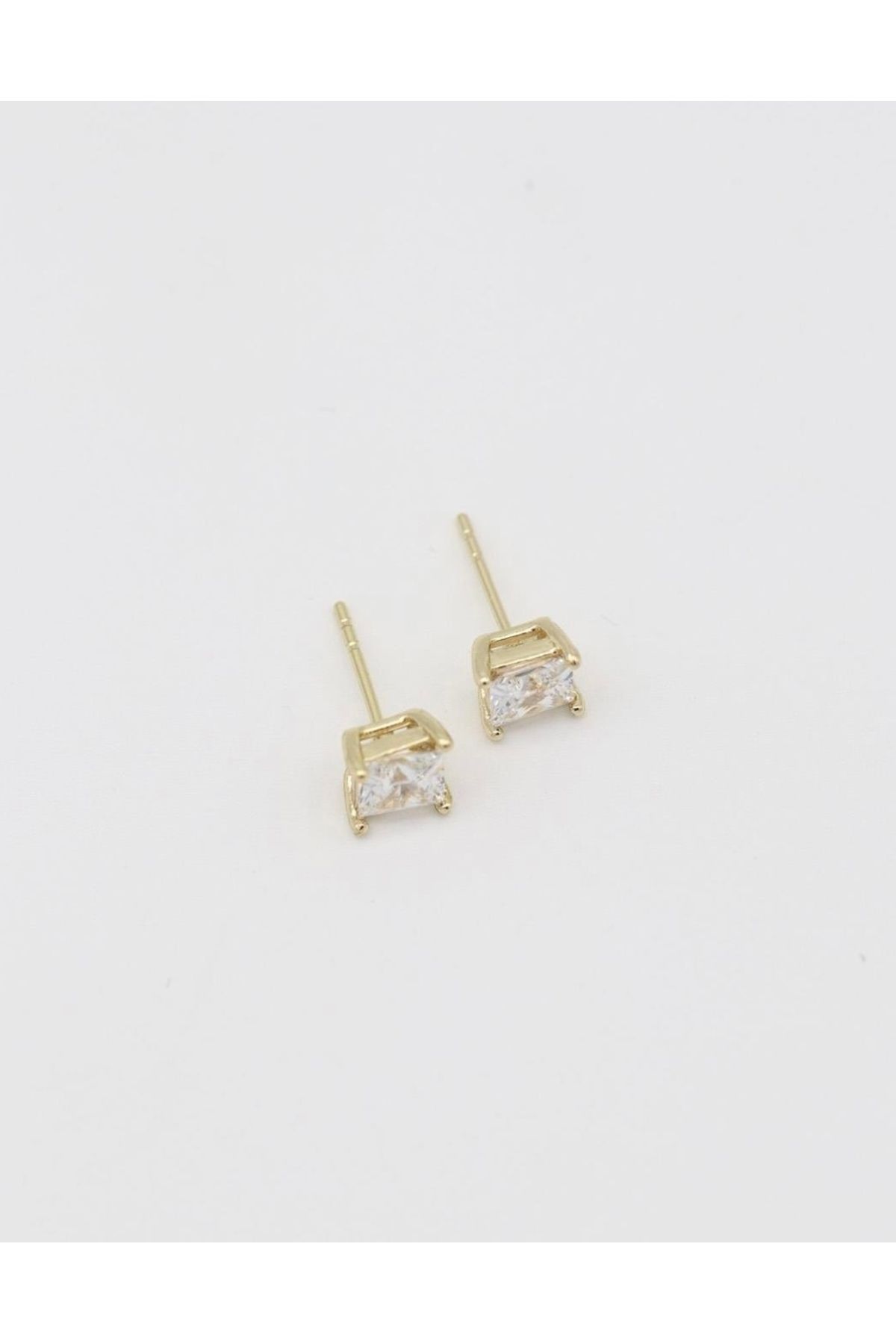 MODA Kare Beyaz Taşlı Gold Renk Çelik Küpe – Paslanmaz ve Kararmaz (5 mm)