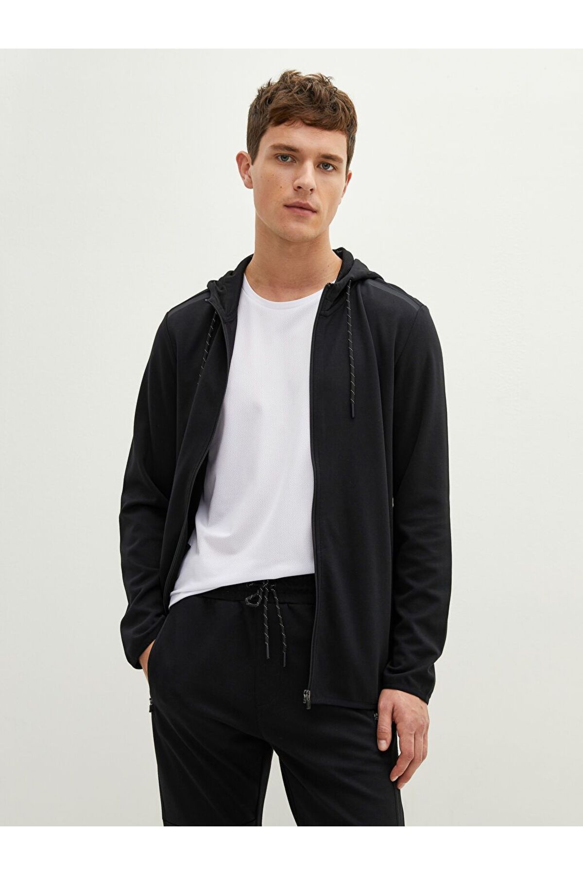 LC Waikiki Siyah Slim Fit Kapüşonlu Erkek Aktif Spor Hırka