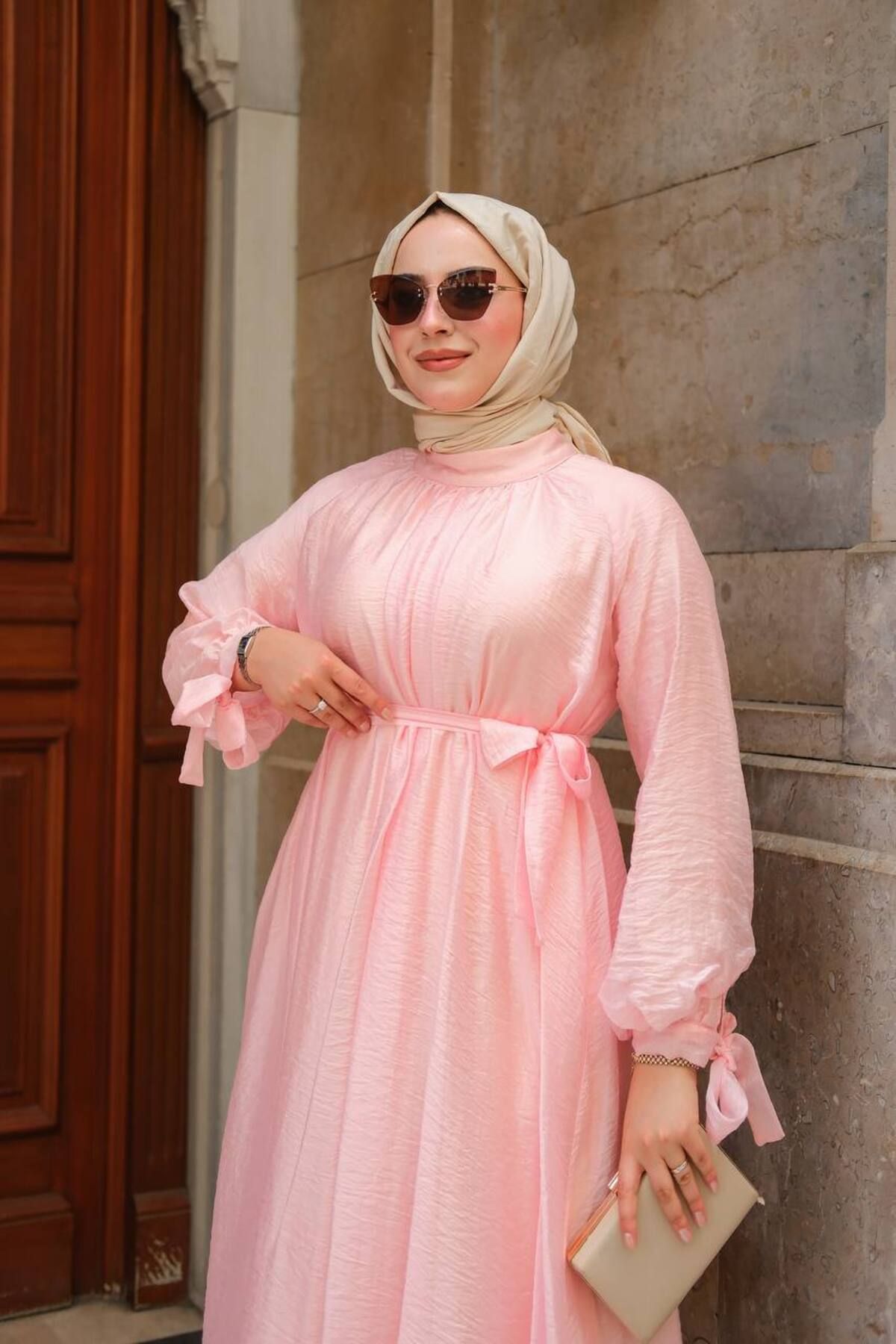 Butik Maralyn Ribbon Dress