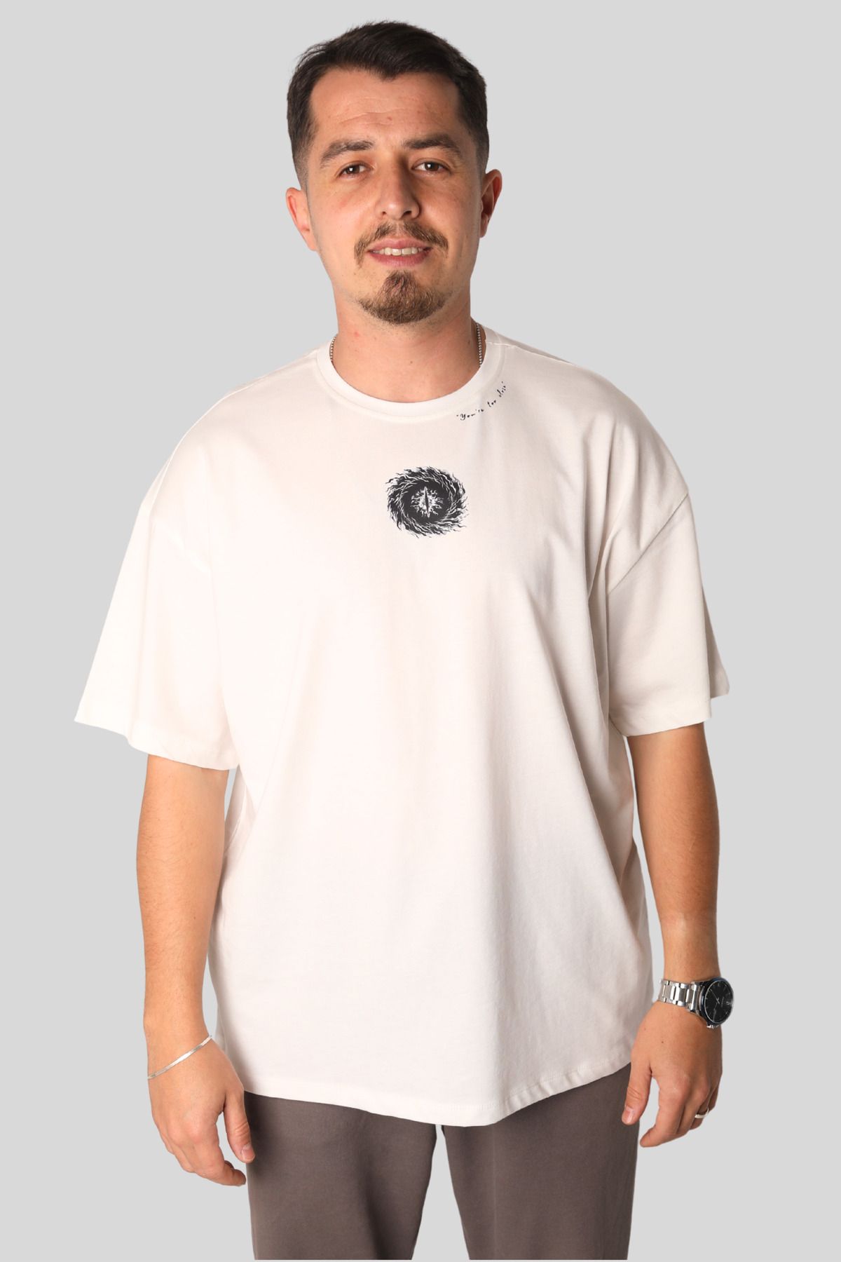 ESNOA Oversize Kırık Beyaz T-shirt %100 Pamuk – Unisex Streetwear Tasarım Baskılı