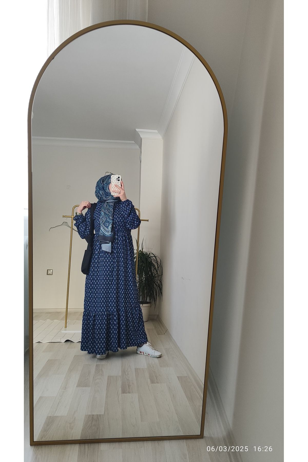 SOLIPSISTIC BUTİK Minel puantiyeli elbise