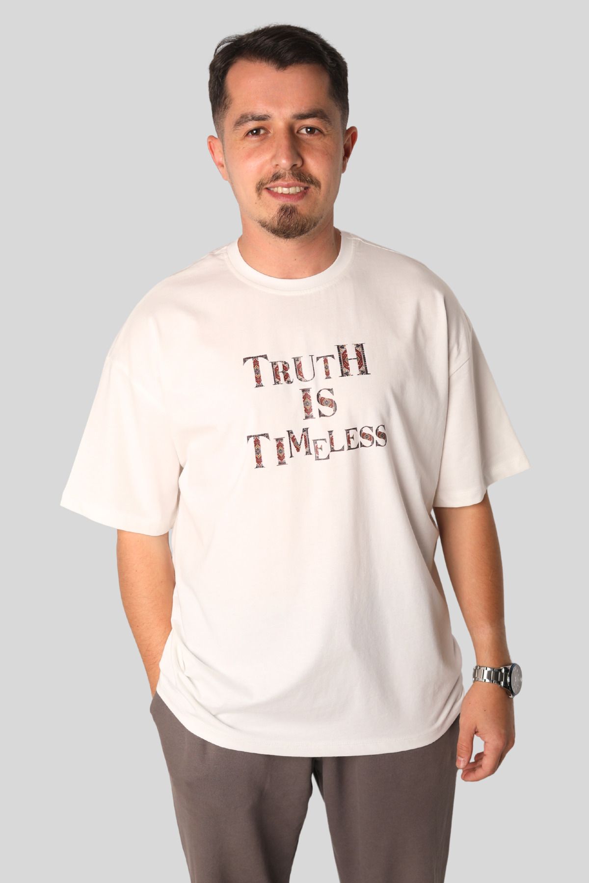 ESNOA Oversize Kırık Beyaz T-shirt %100 Pamuk – Unisex Streetwear Tasarım Baskılı