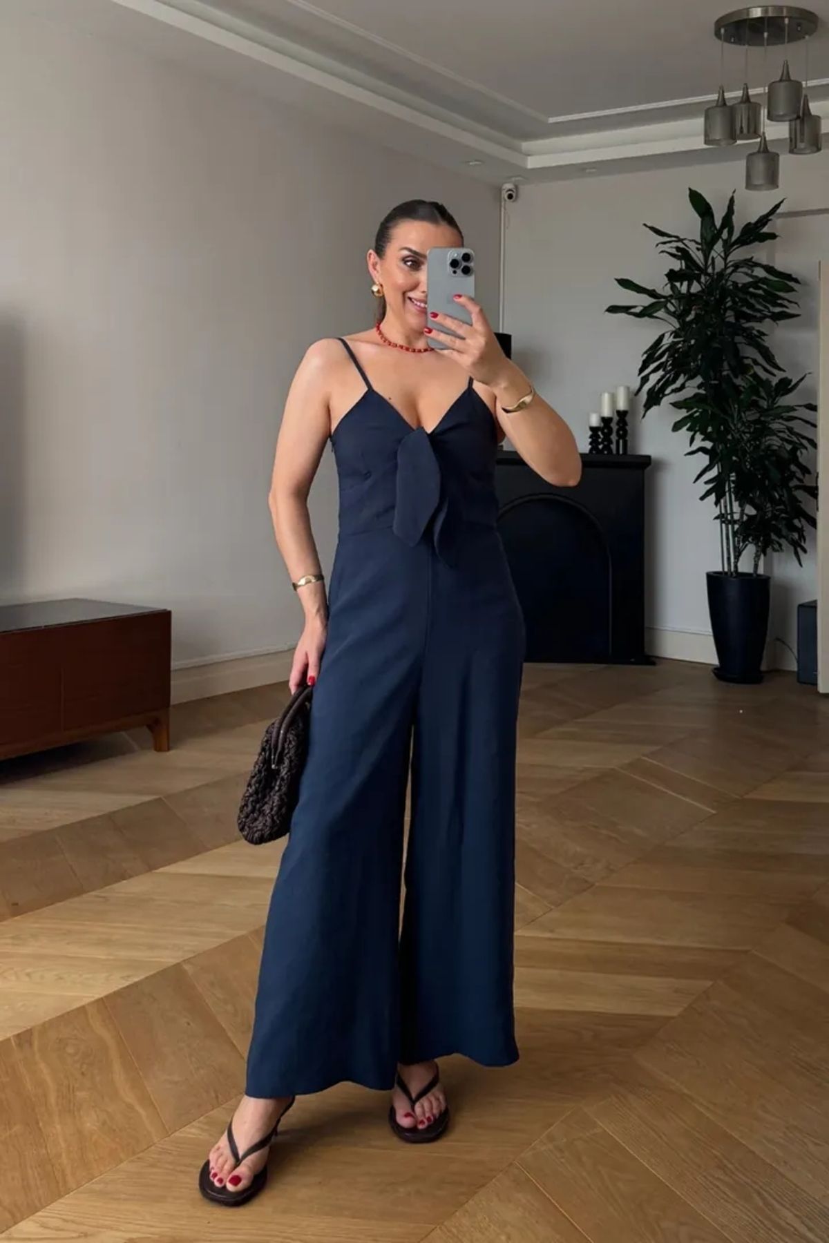 Tuba Butik-Women's Jumpsuit with Bow Detail and Straps 3